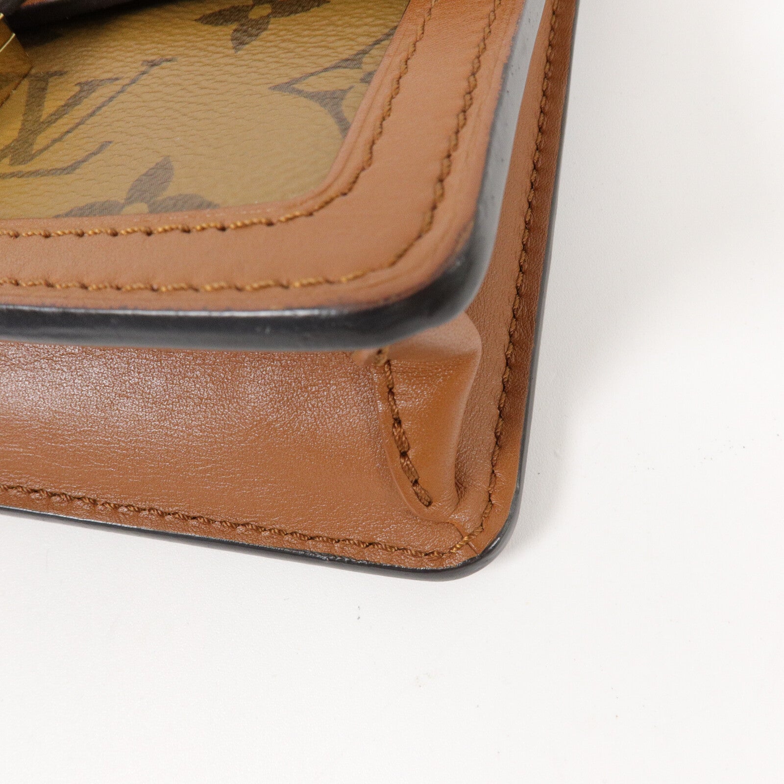 LOUIS VUITTON Monogram Reverse Dauphine肩背袋