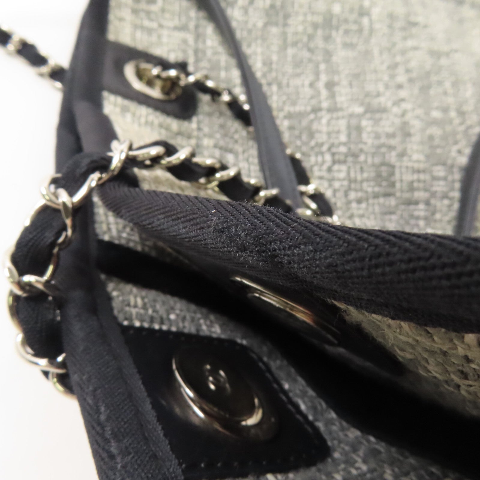 CHANEL 帆布Deauville Tote Bag銀扣肩背袋
