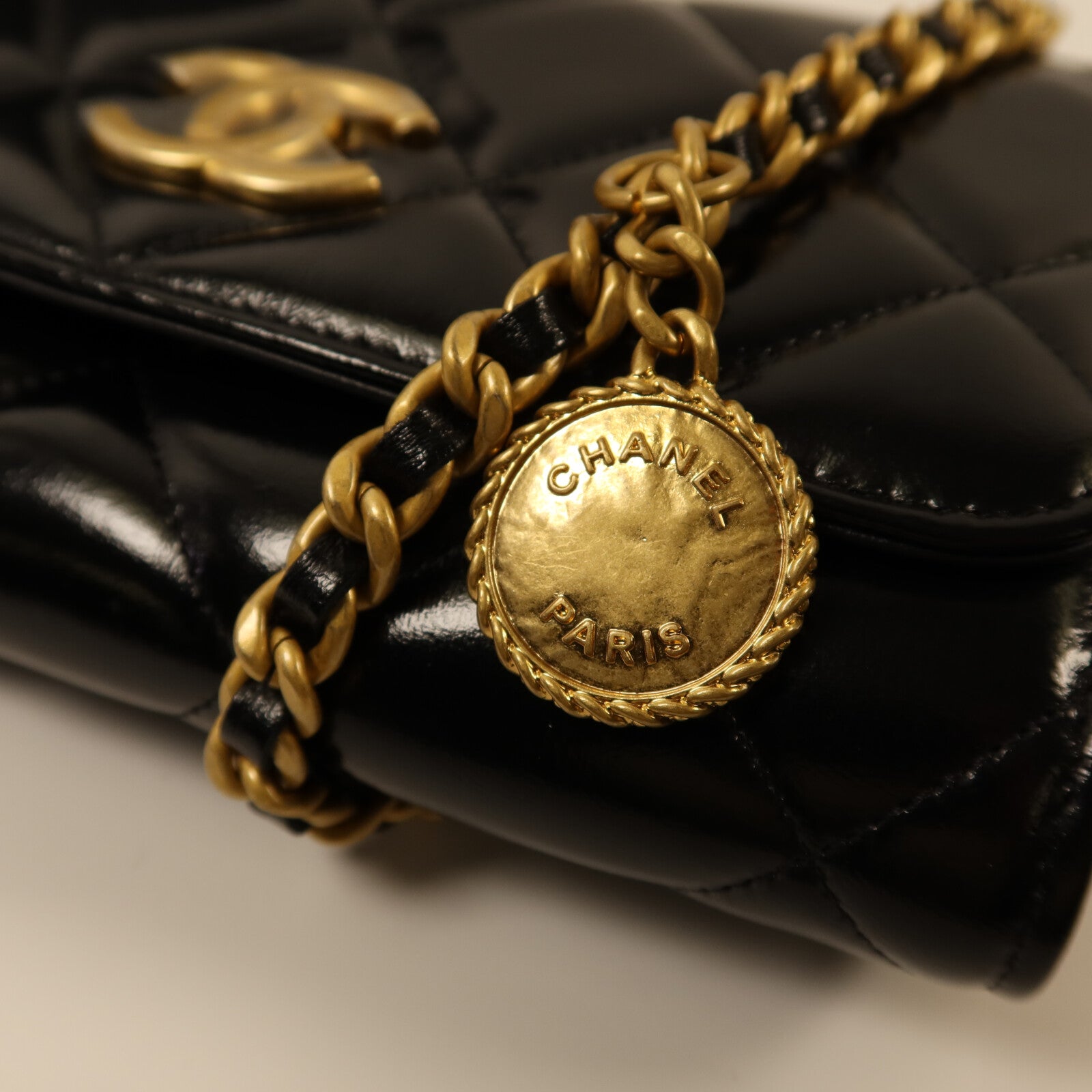 CHANEL 牛皮皮革WOC Wallet On Chain金扣鏈帶肩背袋