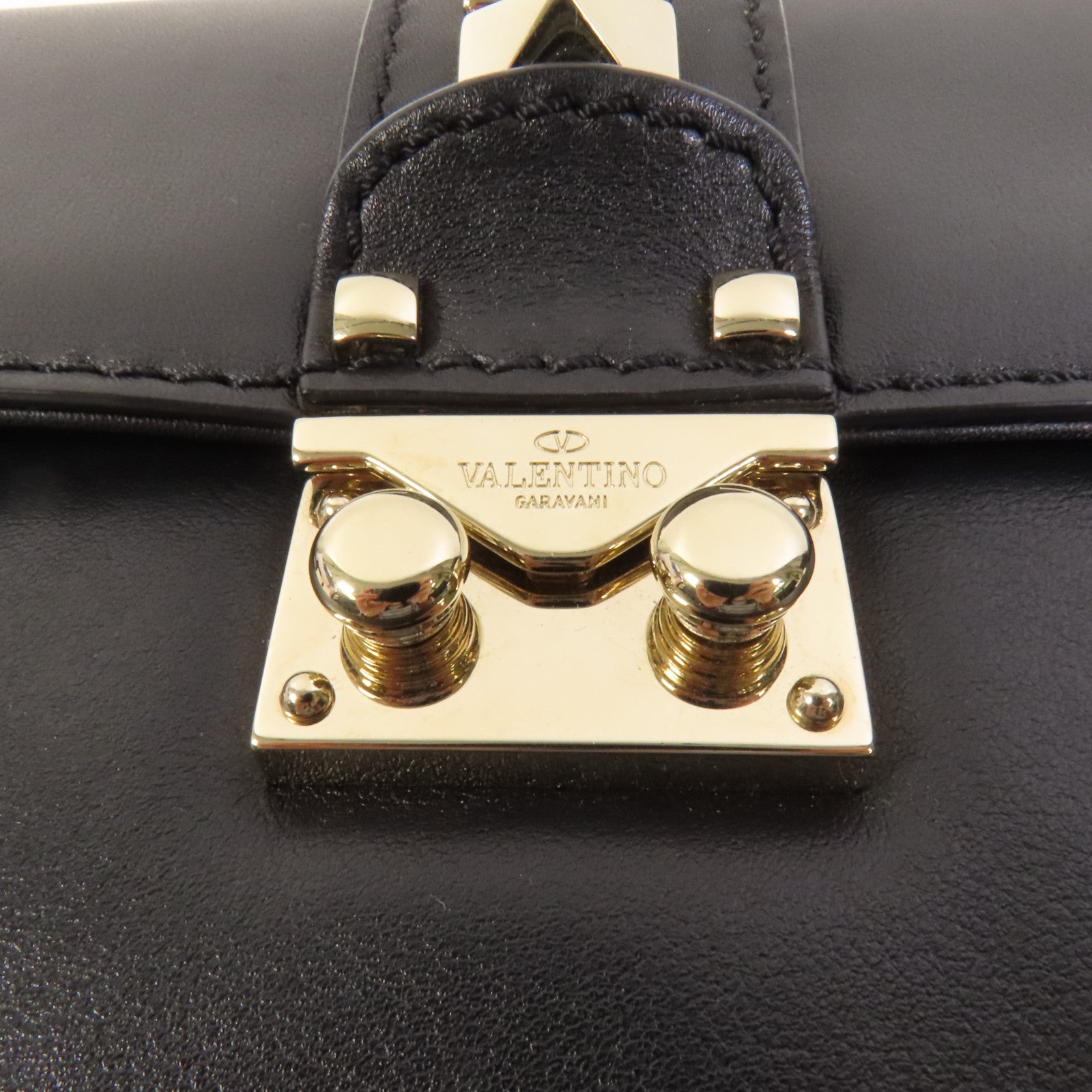 Valentino 牛皮皮革Mini Rockstud Glam Lock金扣肩背袋