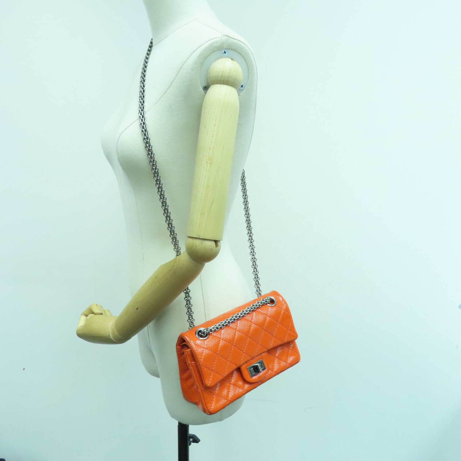 CHANEL 菱格漆皮皮革2.55 Chain Shoulder Bag银扣链带肩背袋橙色