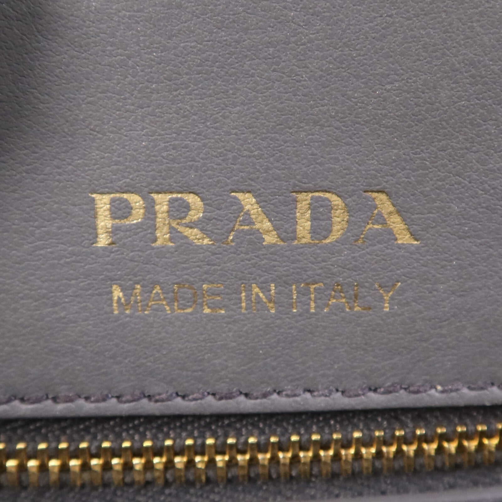 PRADA Saffiano皮革Hand Bag金扣手挽袋