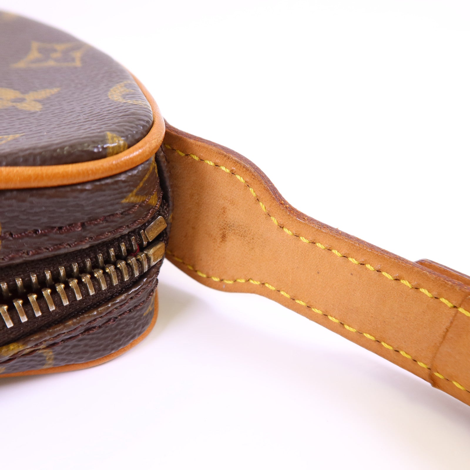 LOUIS VUITTON Monogram Pochette Croissant金扣肩背袋