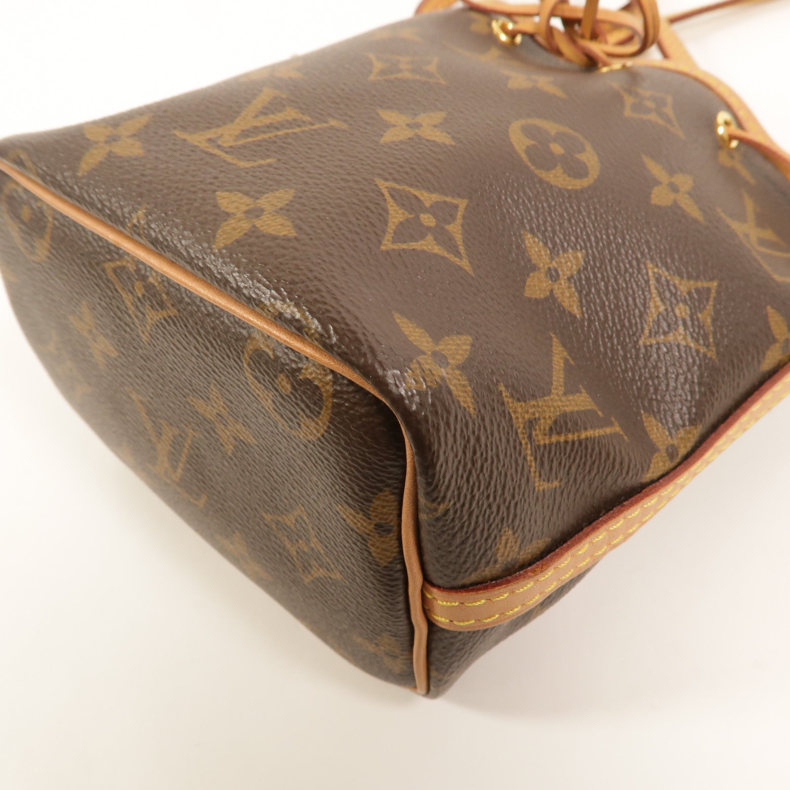LOUIS VUITTON Monogram Nano Noe肩背袋