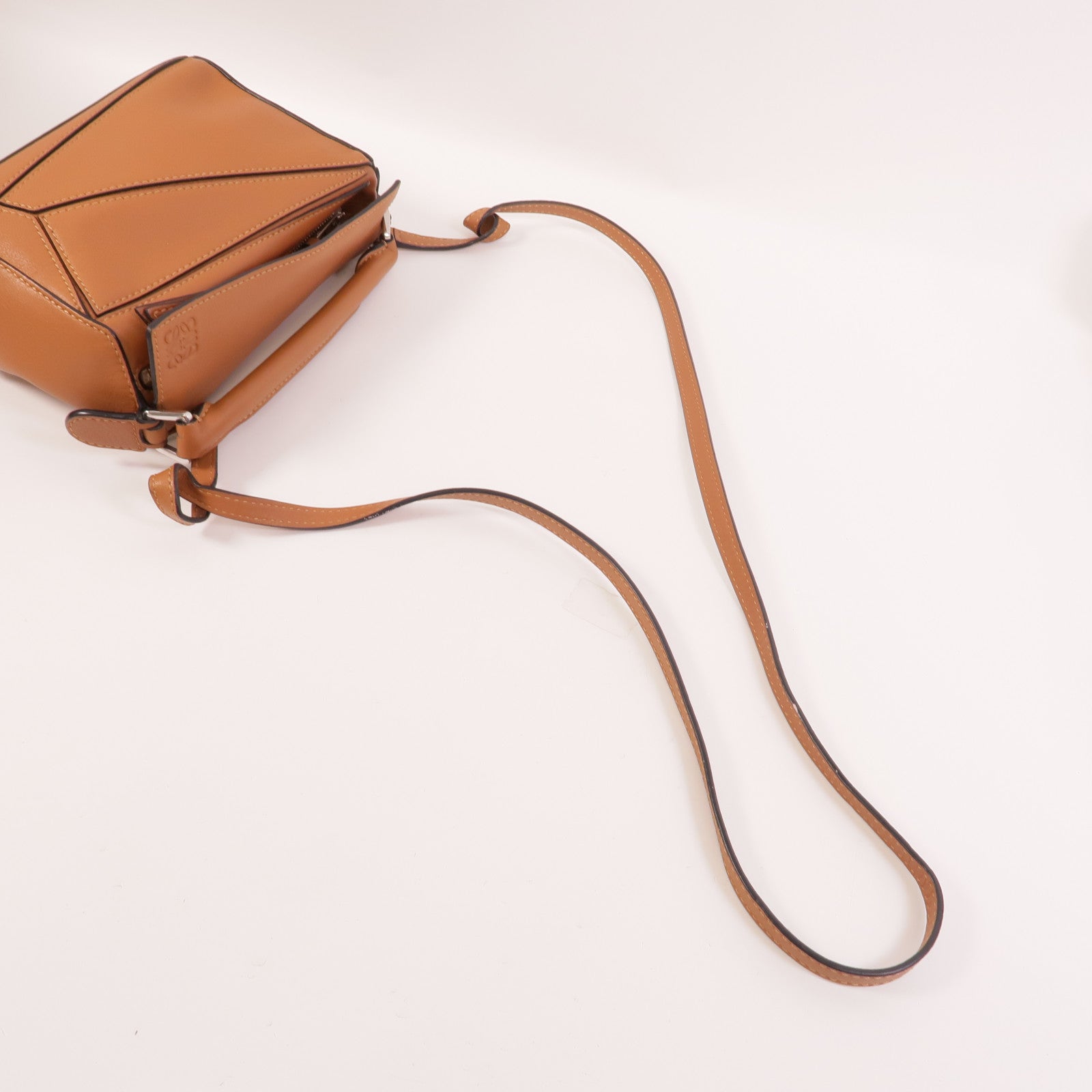 LOEWE 牛皮皮革Mini Puzzle手挽肩背兩用袋