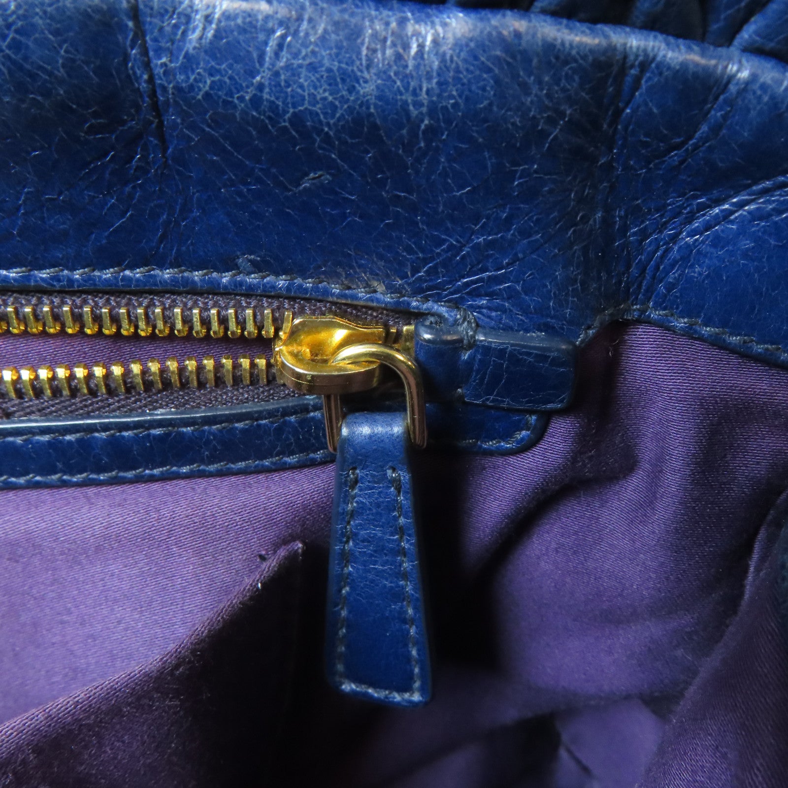 Miu Miu 牛皮皮革Shoulder Bag金扣肩背袋深藍色