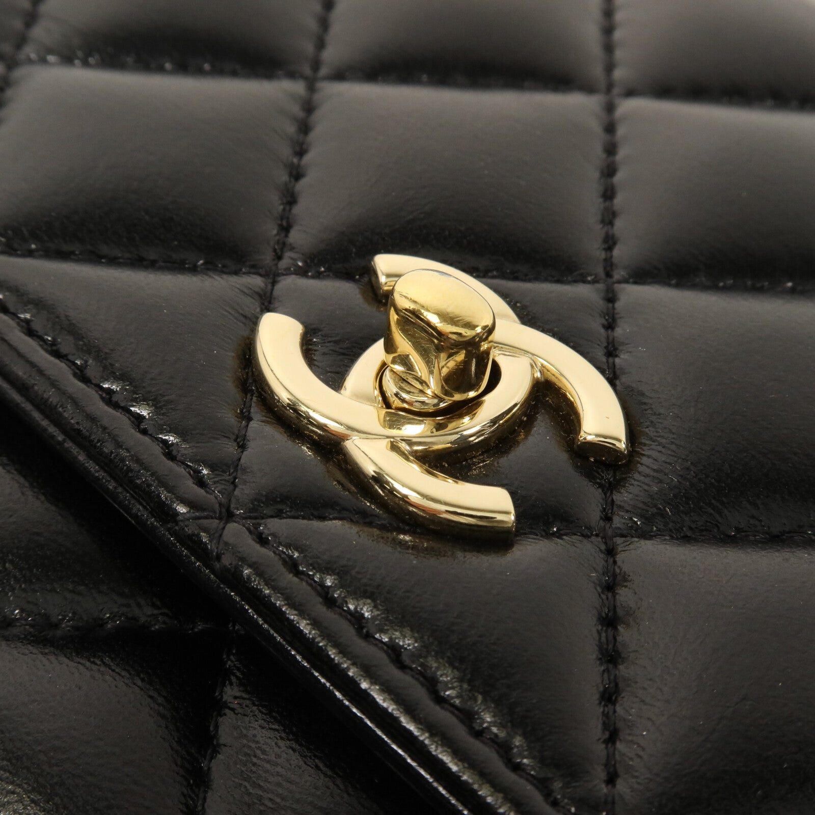 CHANEL 羊皮皮革Wallet On Chain鏈帶肩背袋