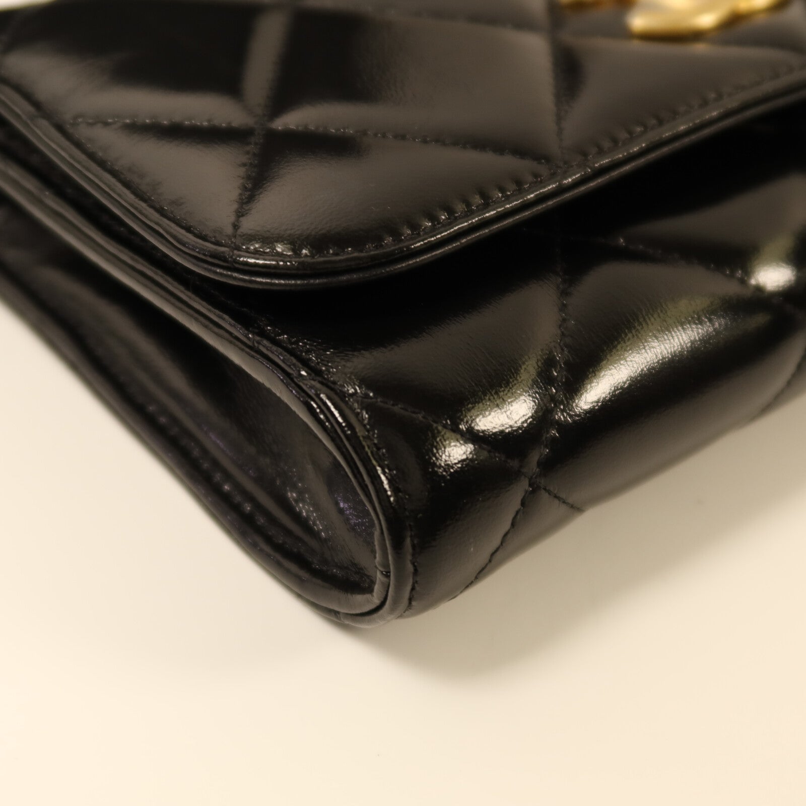 CHANEL 牛皮皮革WOC Wallet On Chain金扣鏈帶肩背袋
