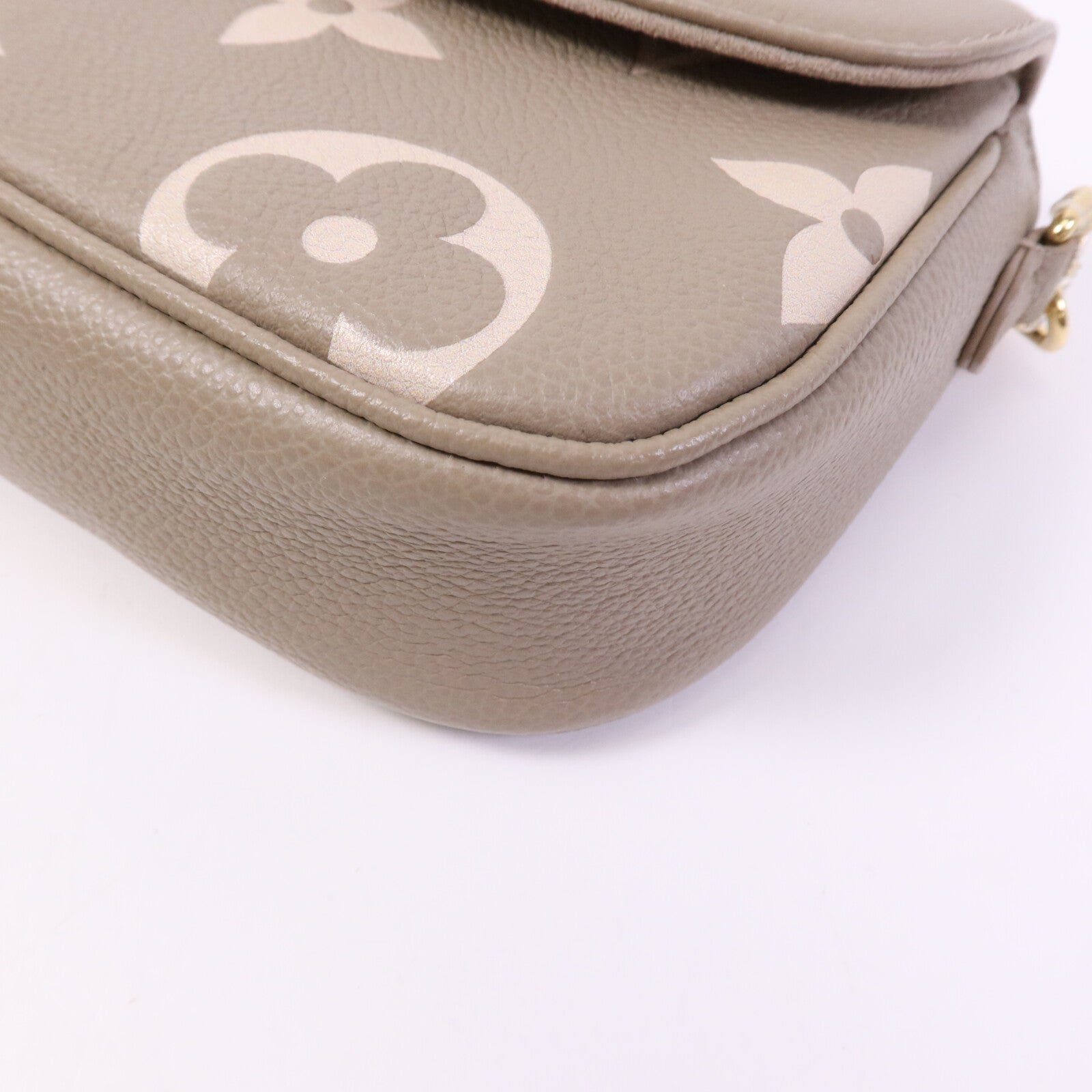 LOUIS VUITTON Monogram Empreinte WOC Ivy金扣鏈帶肩背袋