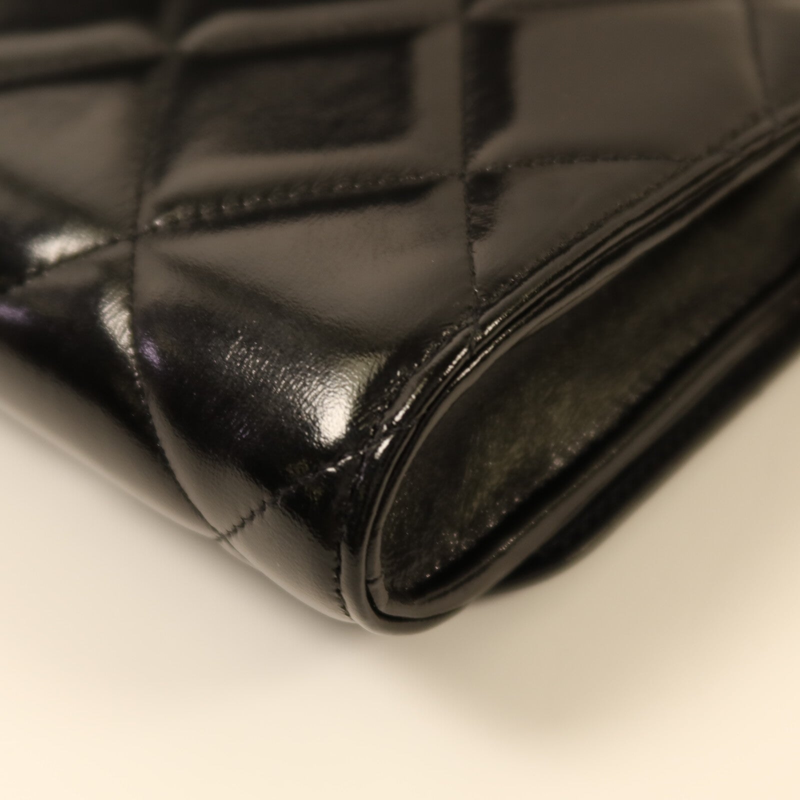 CHANEL 牛皮皮革WOC Wallet On Chain金扣鏈帶肩背袋