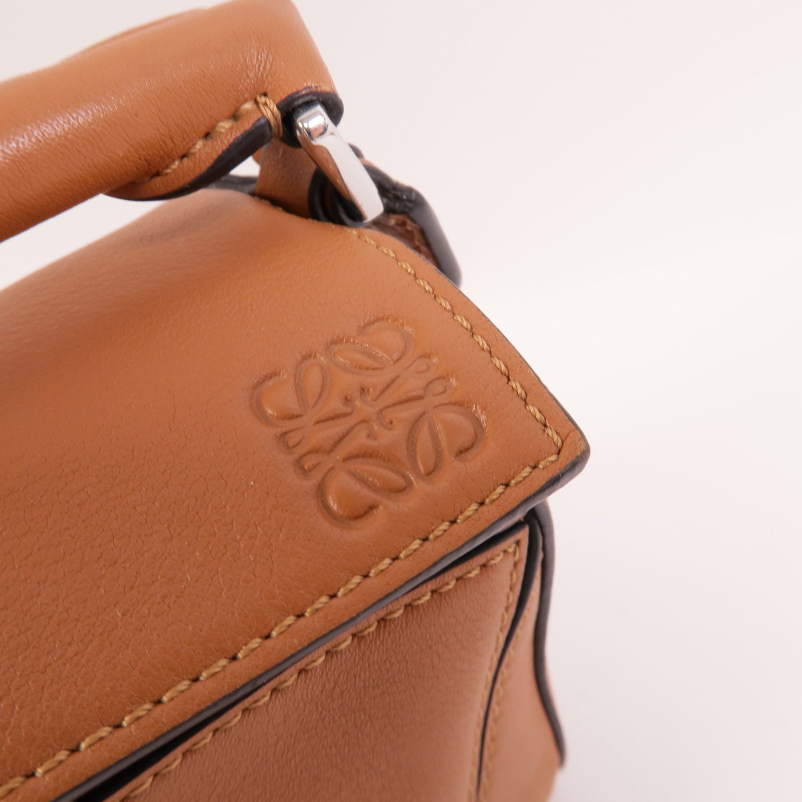 LOEWE 牛皮皮革Mini Puzzle手挽肩背兩用袋