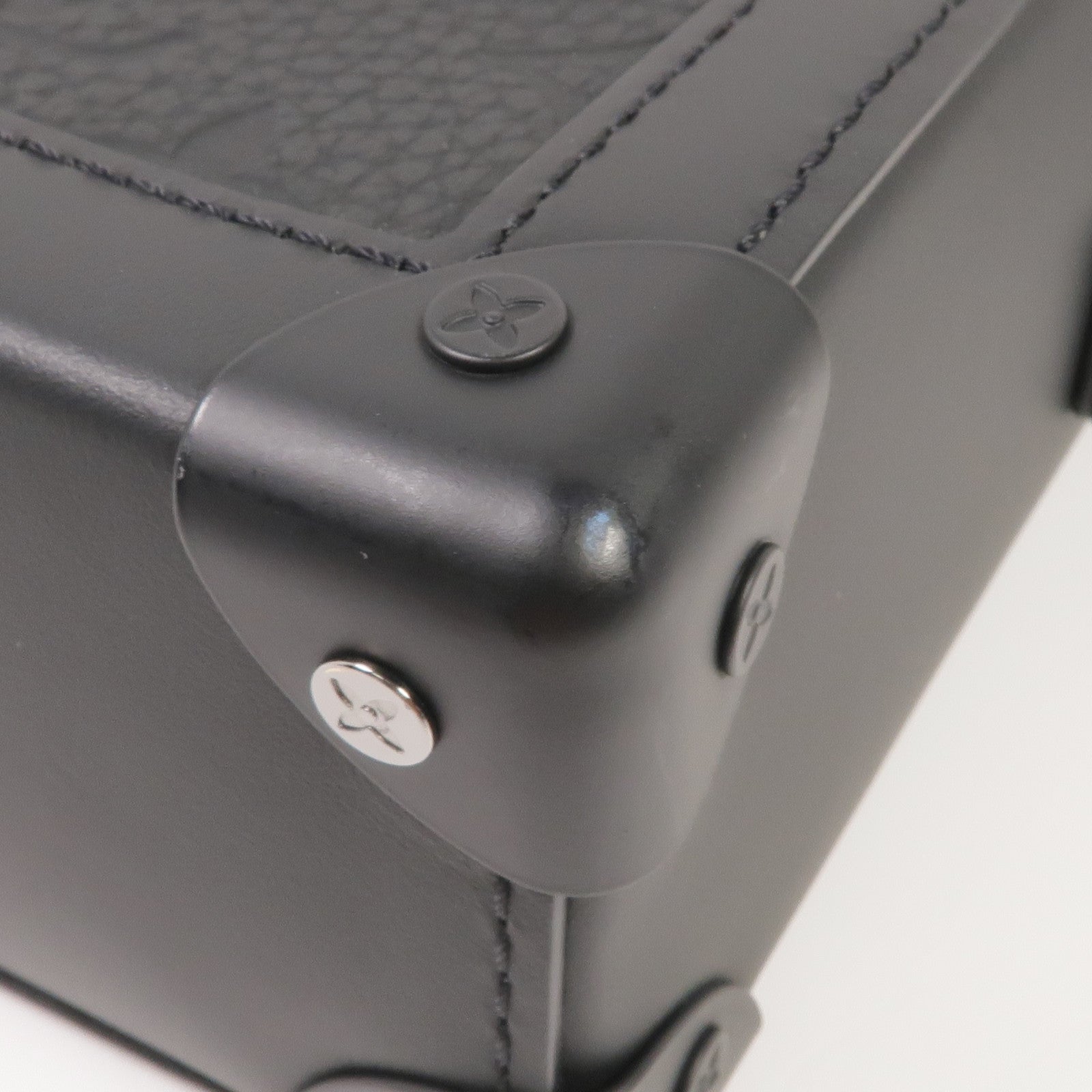 LOUIS VUITTON Monogram Taurillon Vertical Trunk肩背袋