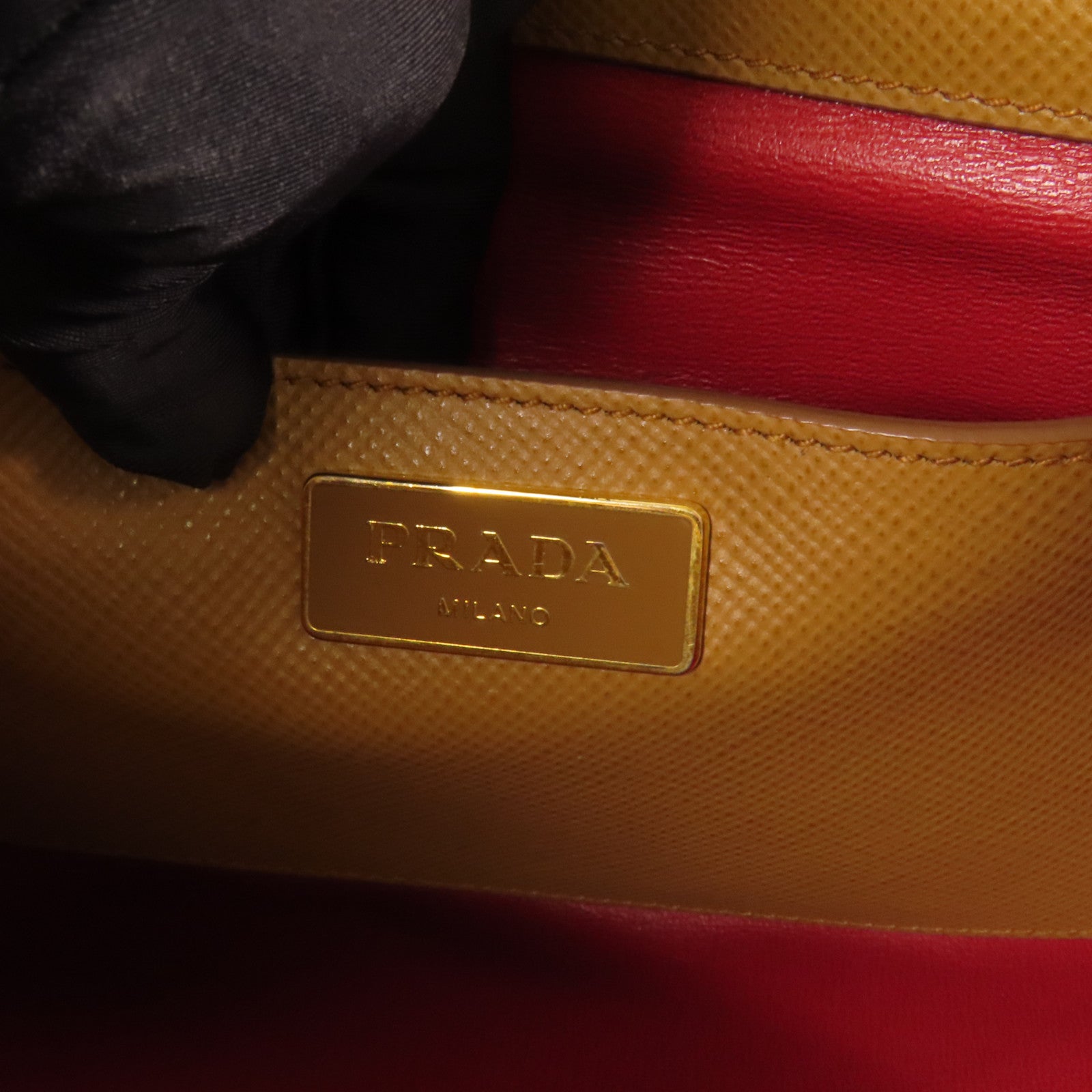 PRADA Saffiano皮革2Way Shoulder金扣手挽肩背兩用袋