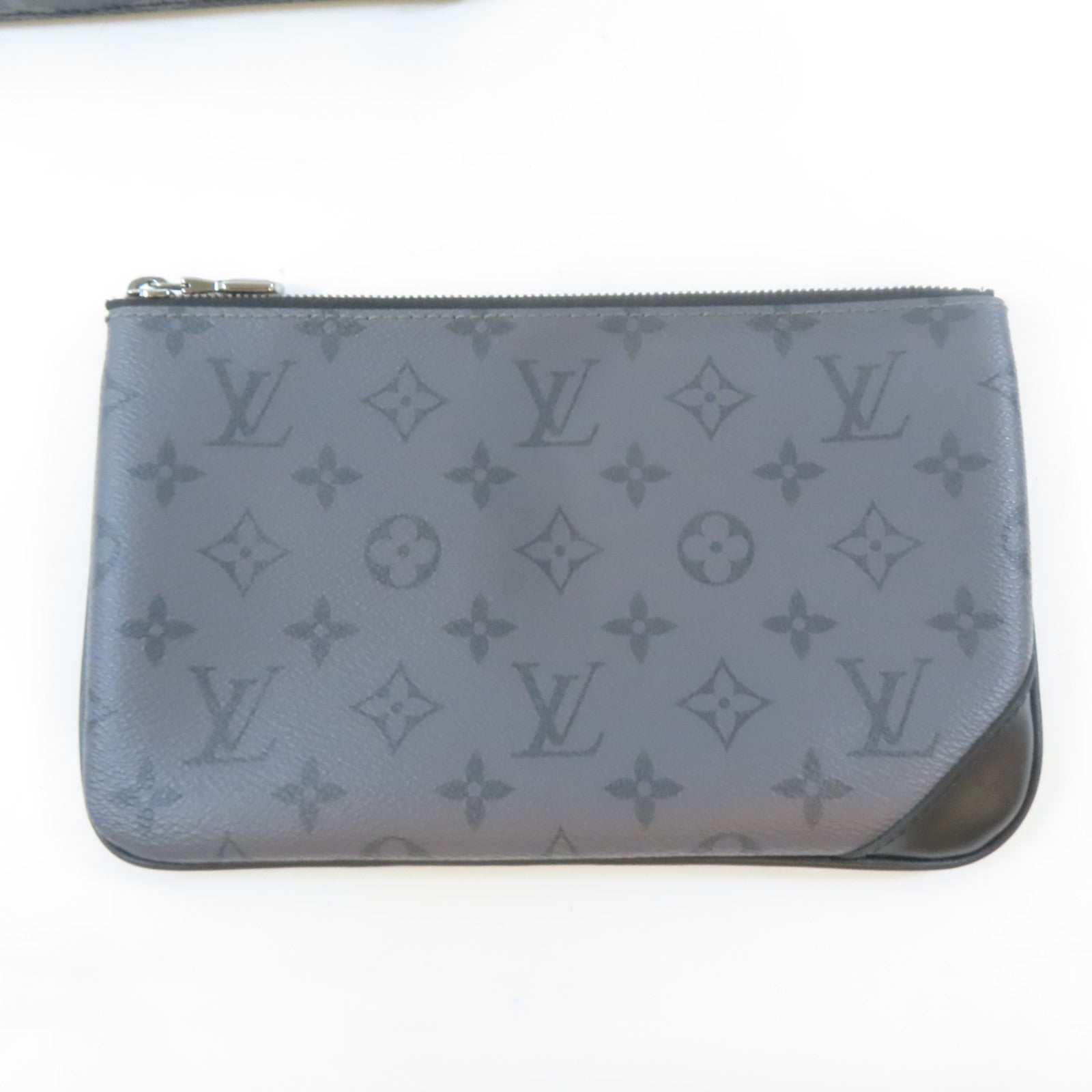 LOUIS VUITTON Monogram Eclipse Reverse Trio Messenger銀扣肩背袋黑色