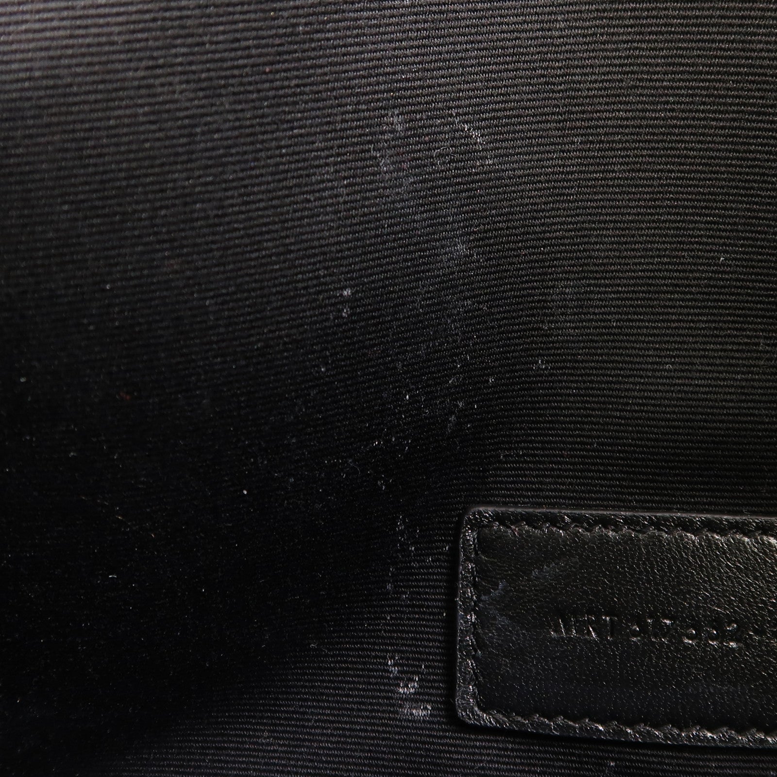 SAINT LAURENT 牛皮皮革Pouch銀扣手拿包
