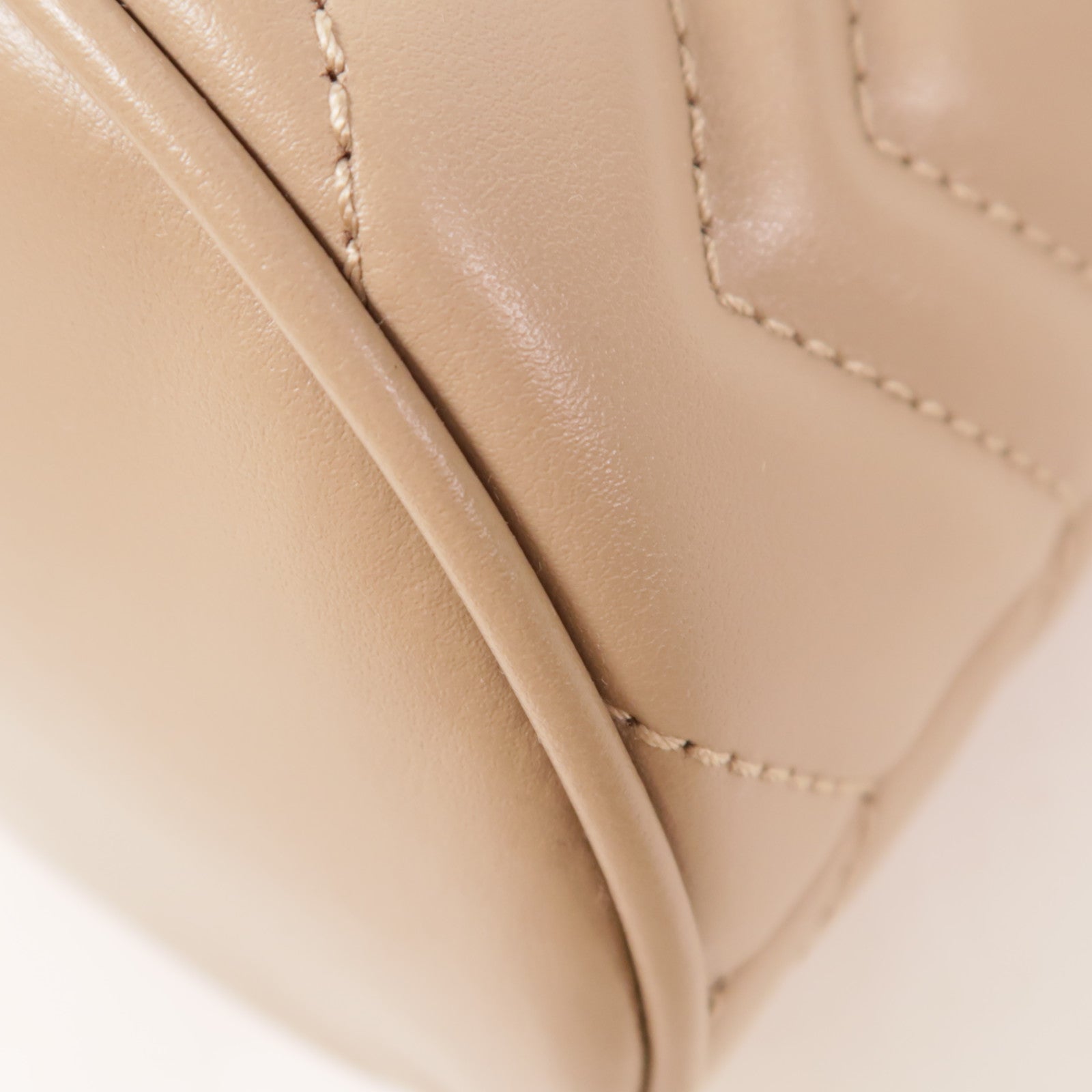 GUCCI 【激減優惠】牛皮皮革GG Marmont Bucket金扣鏈帶肩背袋