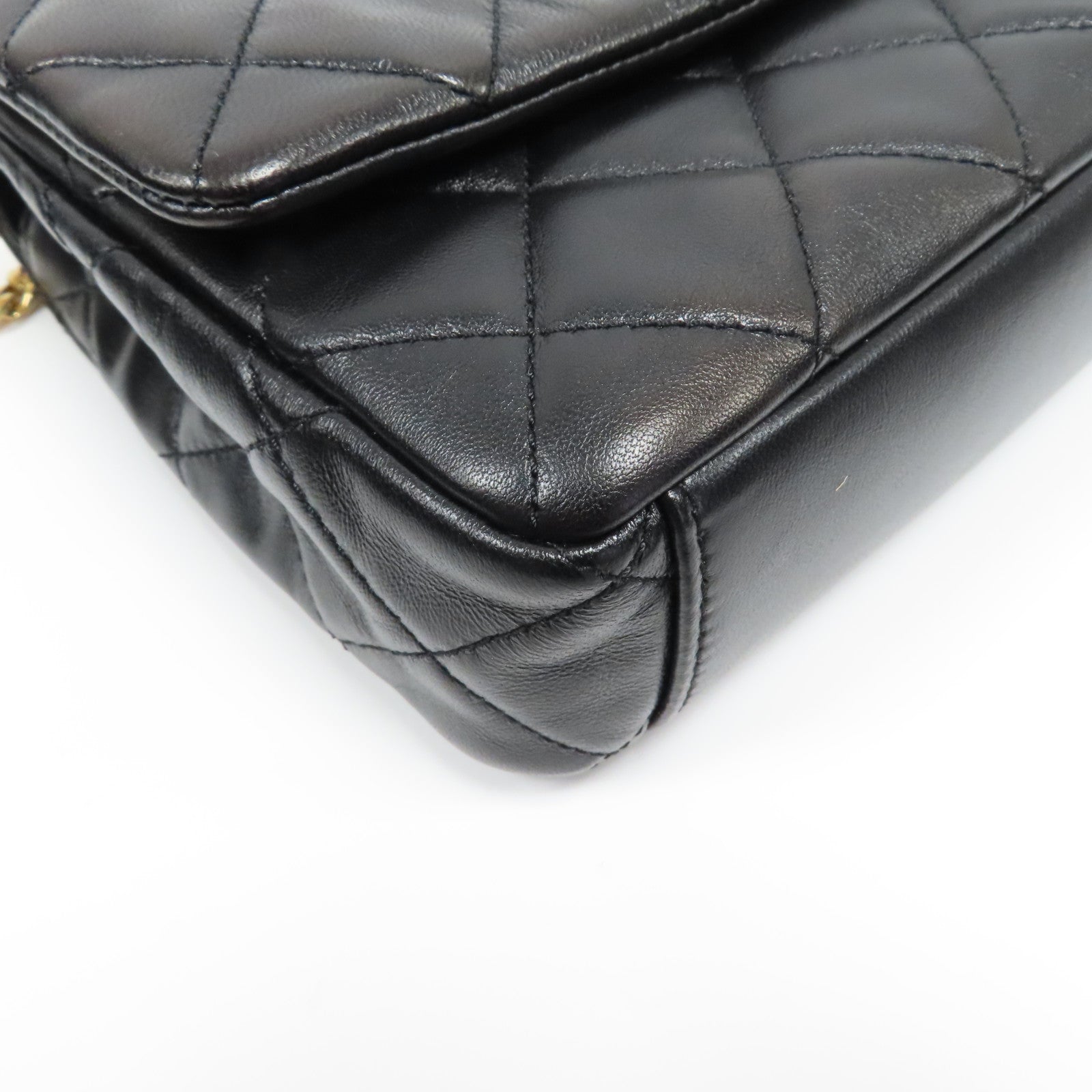 CHANEL 菱格羊皮皮革Chain Shoulder金扣鏈帶肩背袋黑色