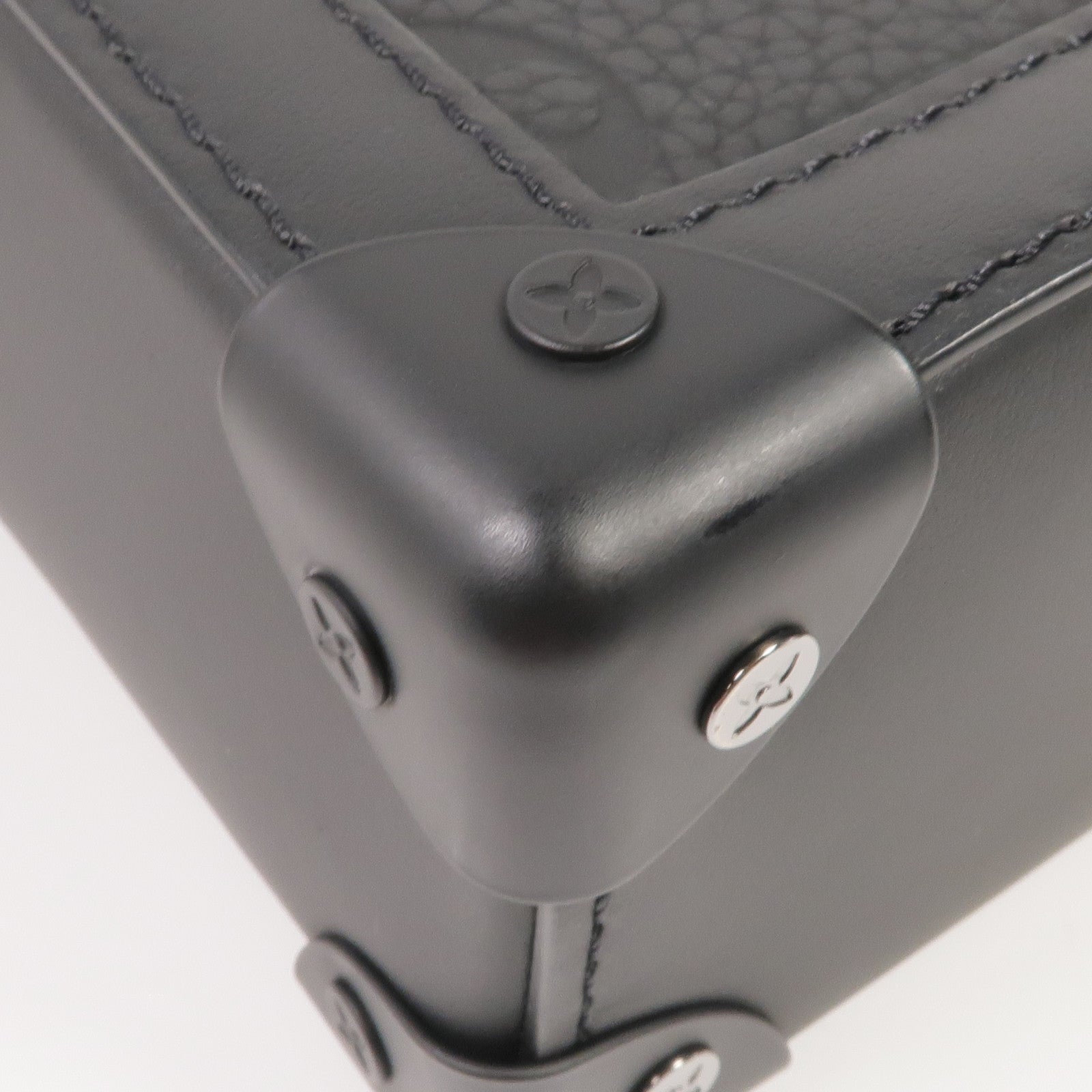 LOUIS VUITTON Monogram Taurillon Vertical Trunk肩背袋