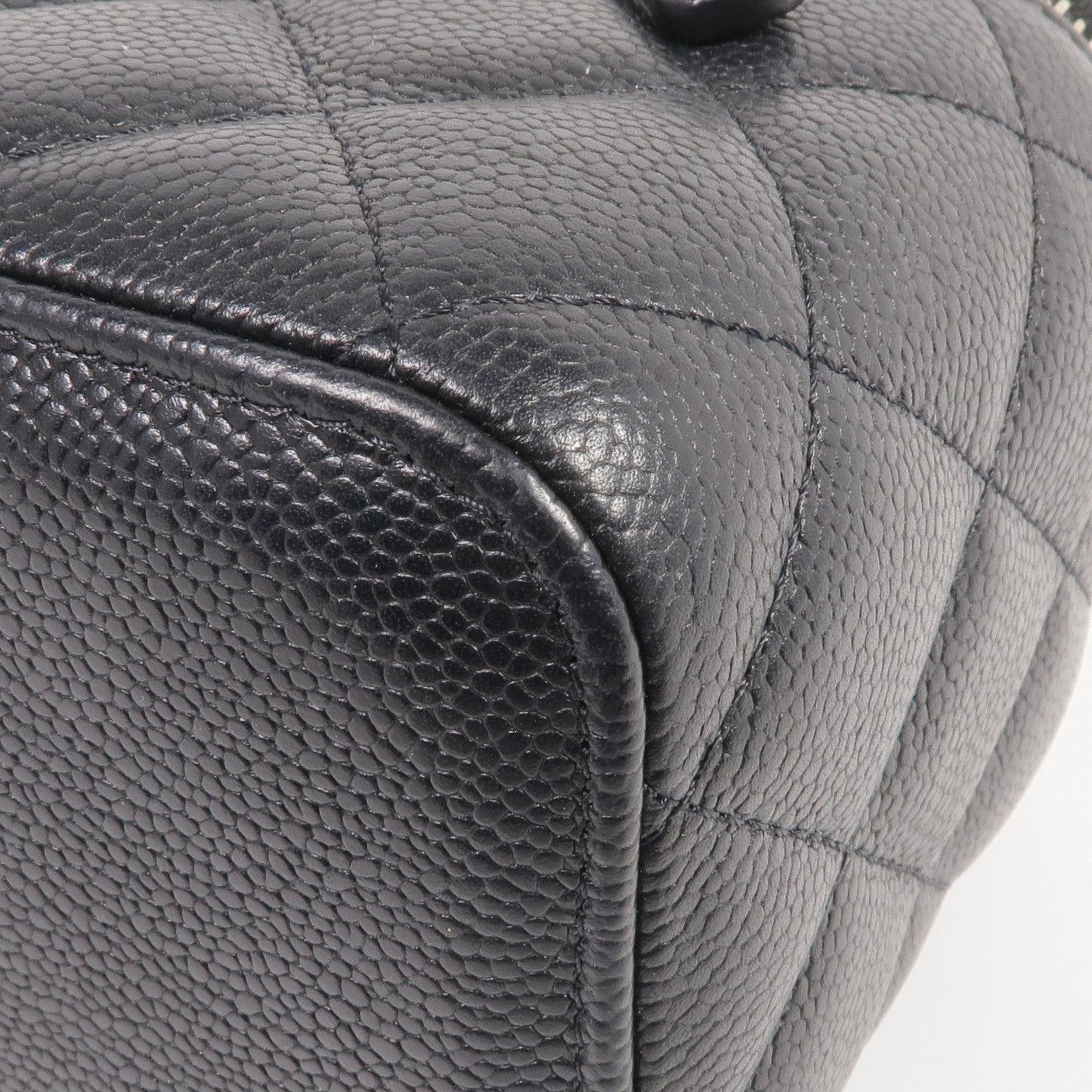 CHANEL 牛皮皮革Vanity Case金扣鏈帶肩背袋