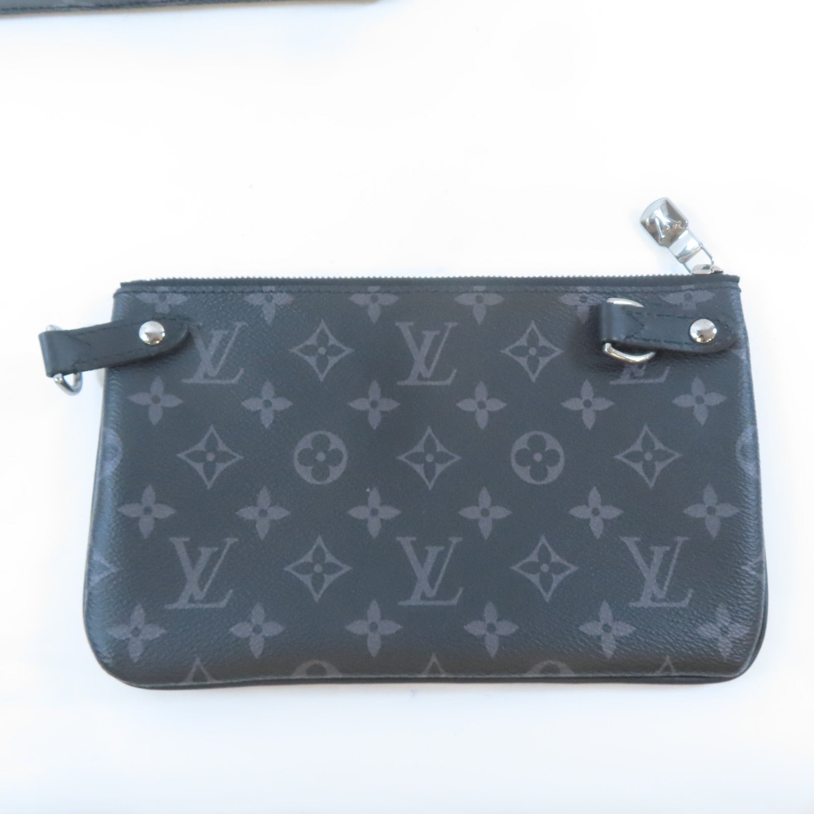LOUIS VUITTON Monogram Eclipse Reverse Trio Messenger銀扣肩背袋黑色