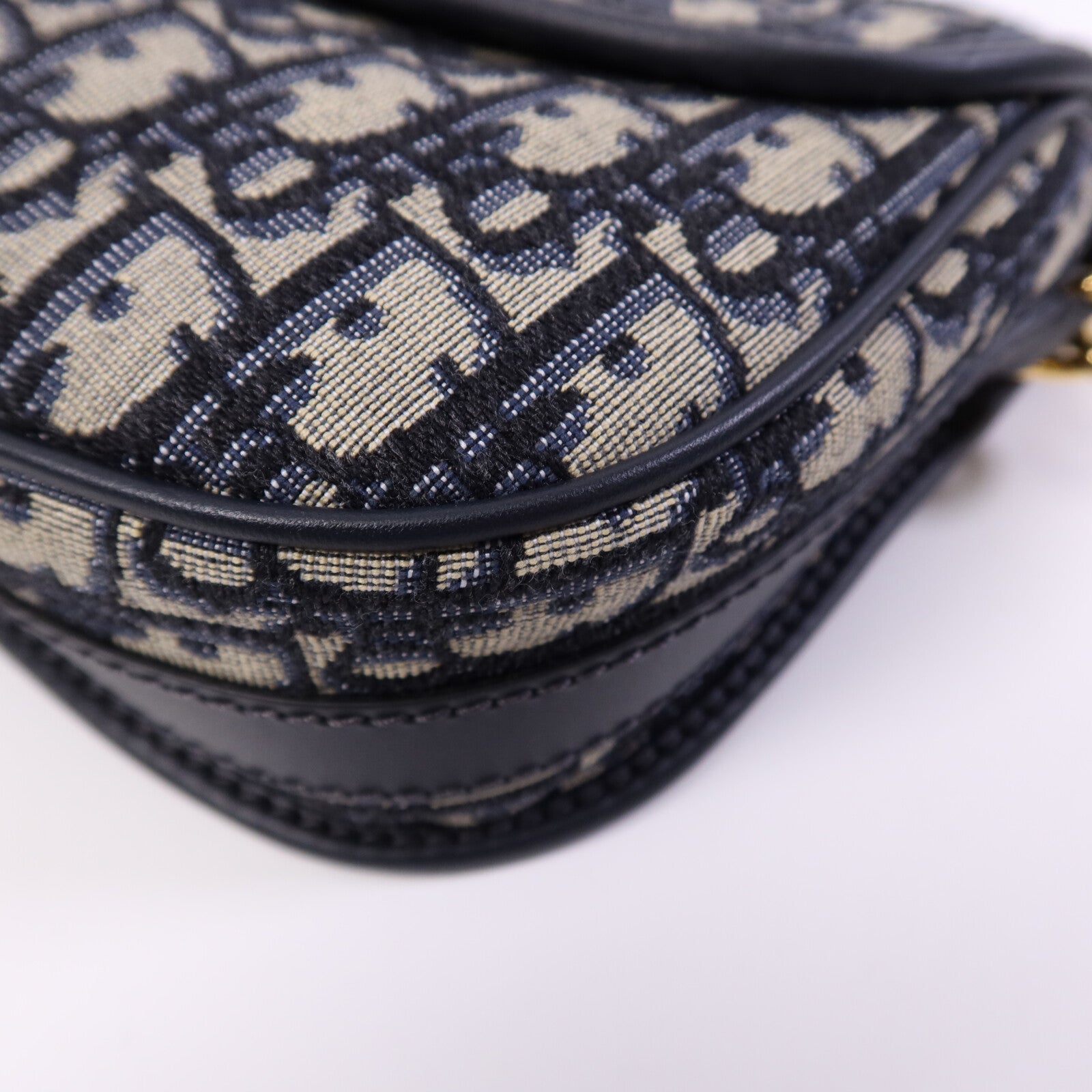 Dior 帆布Bobby Medium金扣肩背袋