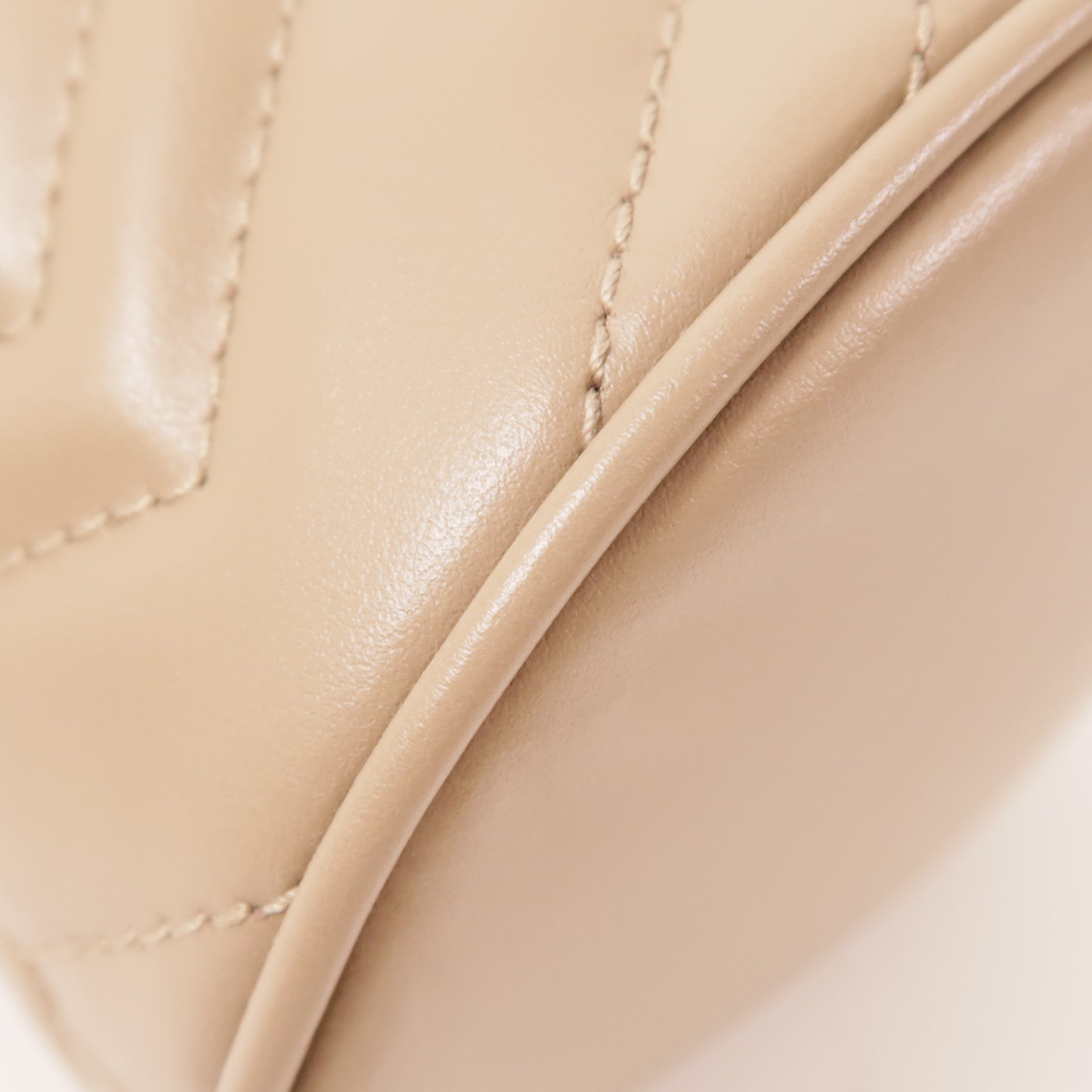 GUCCI 【激減優惠】牛皮皮革GG Marmont Bucket金扣鏈帶肩背袋