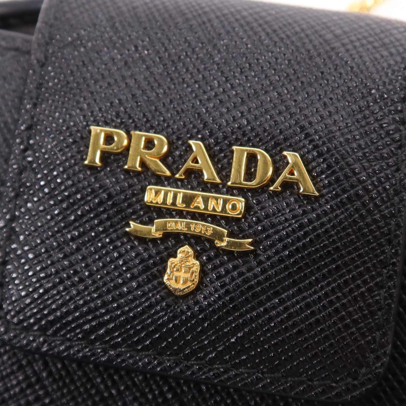 PRADA 牛皮皮革Phone Case金扣鏈帶肩背袋