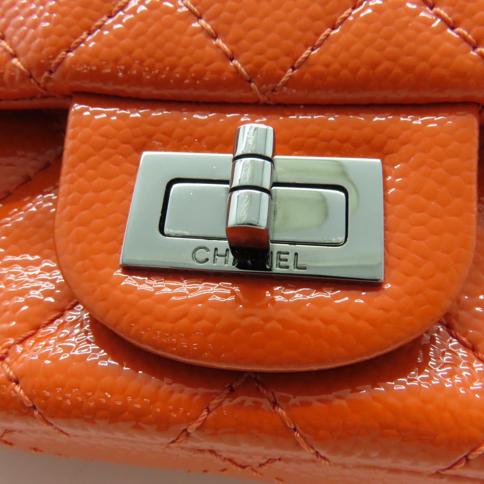 CHANEL 菱格漆皮皮革2.55 Chain Shoulder Bag银扣链带肩背袋橙色