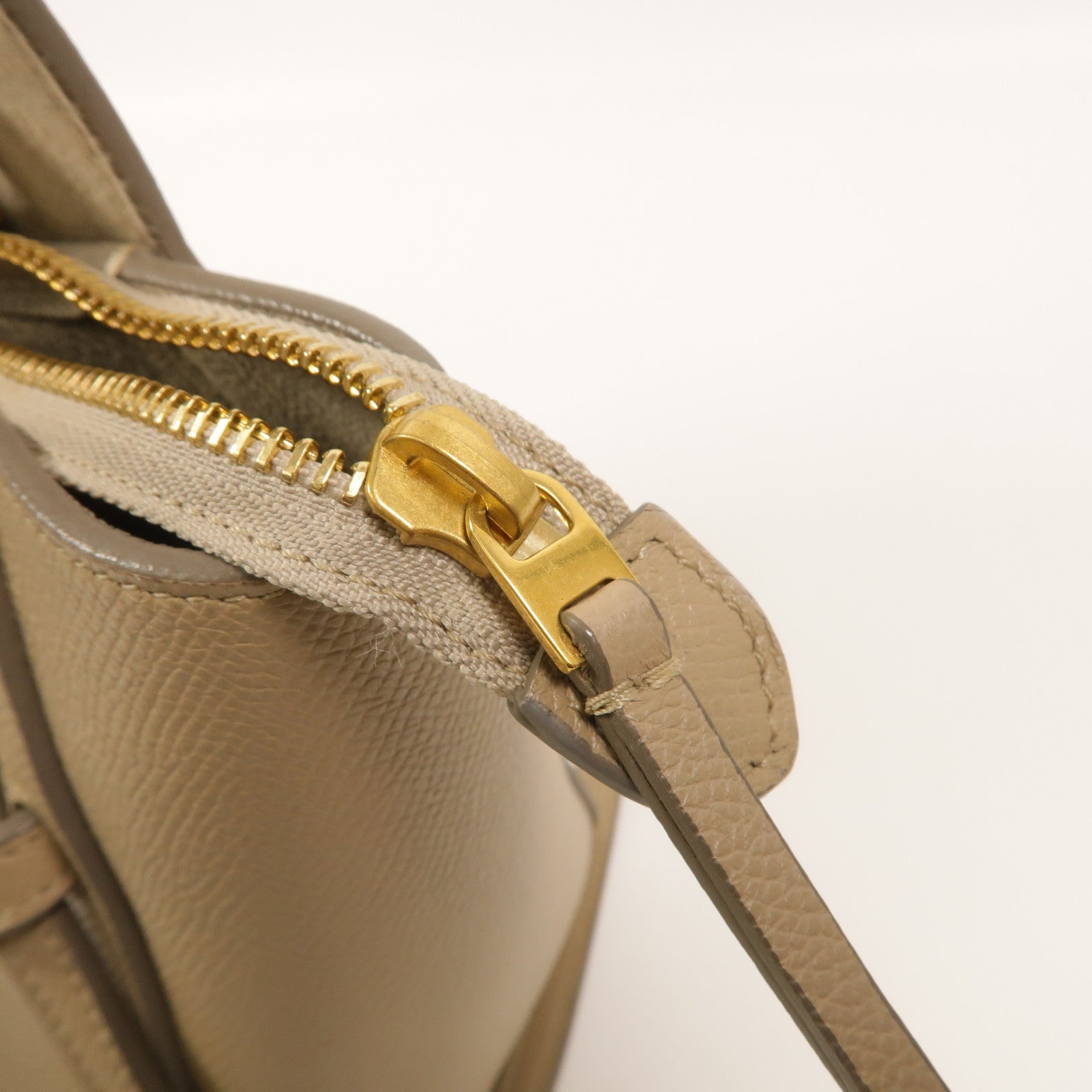 CELINE 牛皮皮革Nano Belt Bag