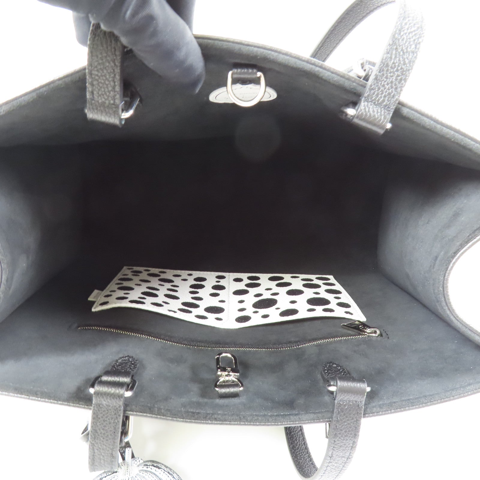 LOUIS VUITTON Embossed On The Go MM銀扣手挽肩背兩用袋