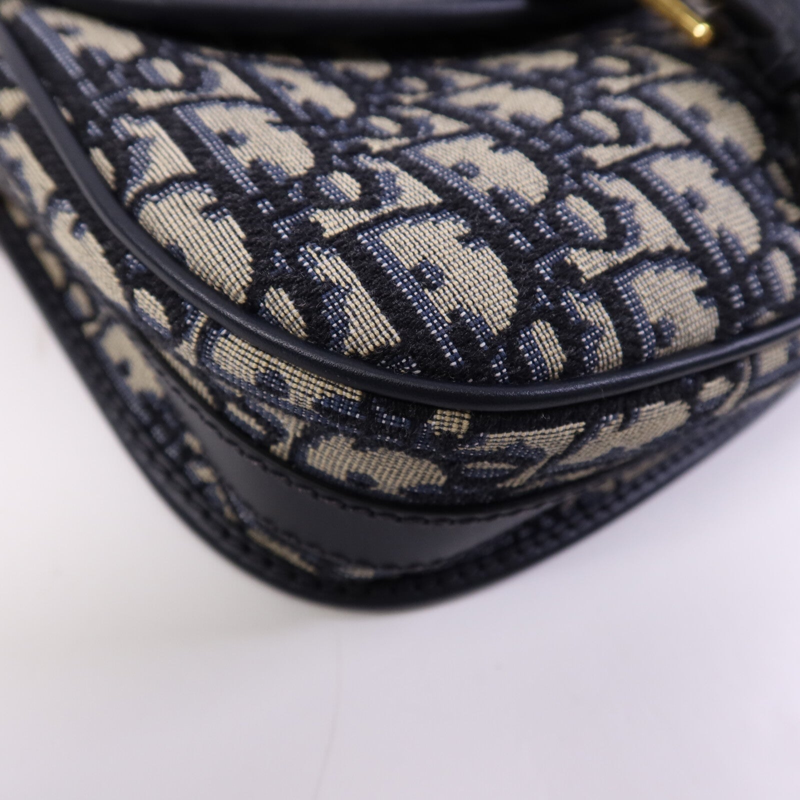 Dior 帆布Bobby Medium金扣肩背袋