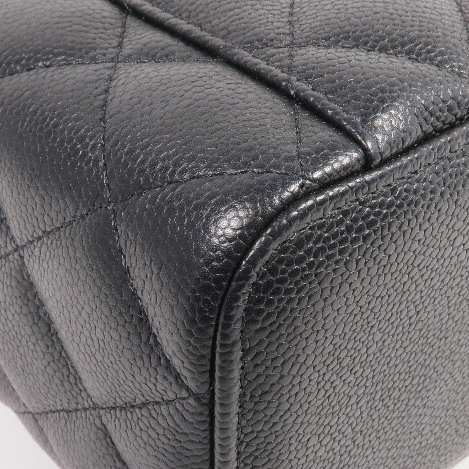 CHANEL 牛皮皮革Vanity Case金扣鏈帶肩背袋