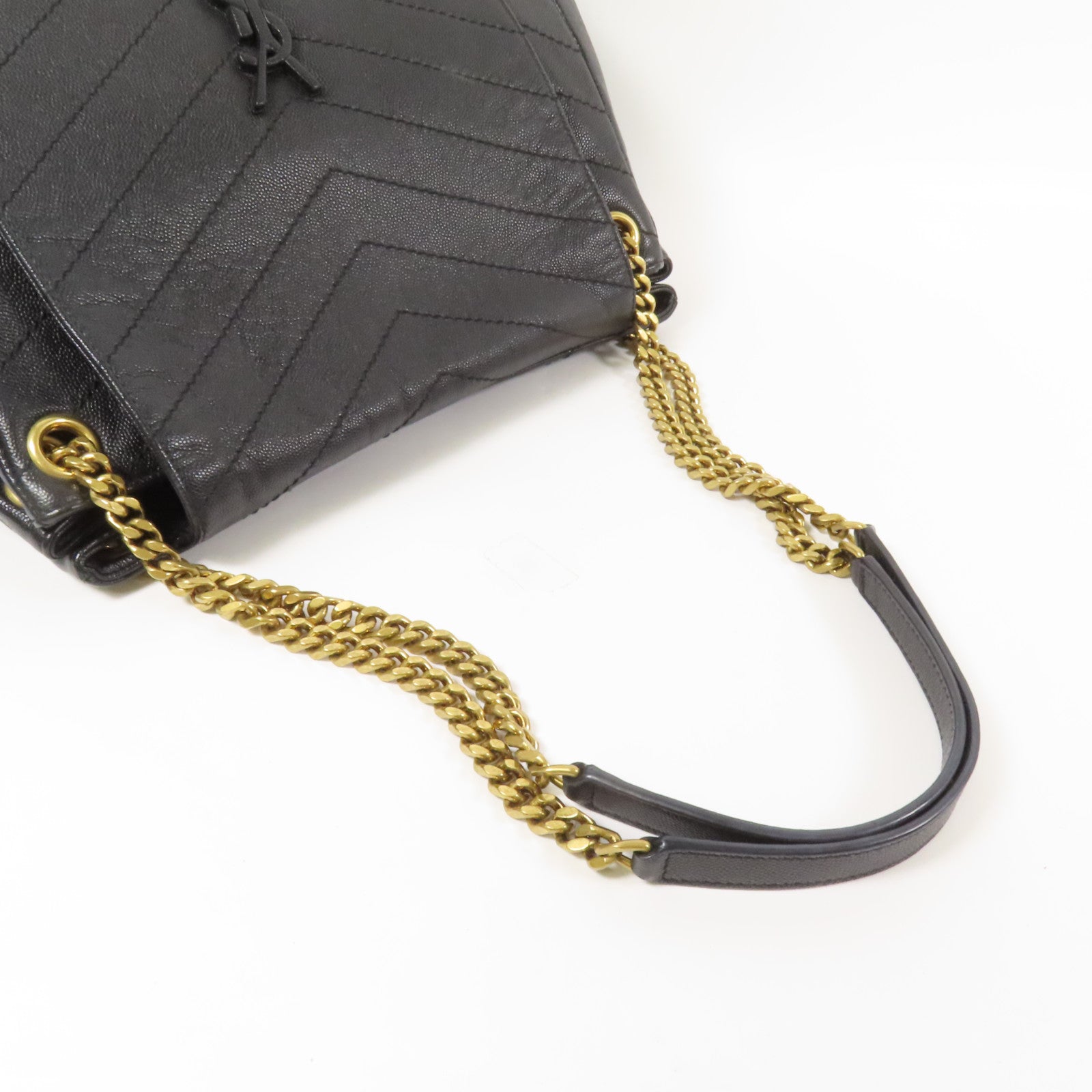 YVES SAINT LAURENT 牛皮皮革Nolita Medium金扣鏈帶肩背袋