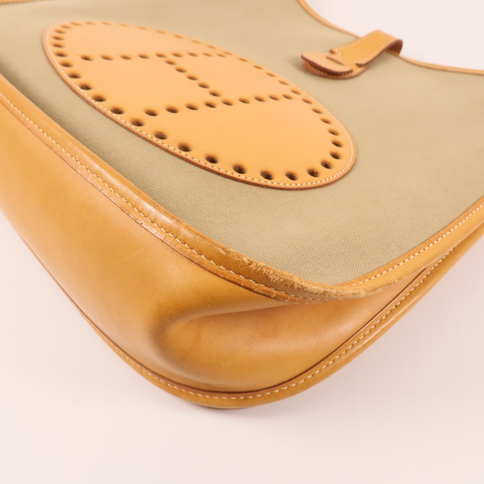 HERMES 帆布Evelyne PM銀扣肩背袋