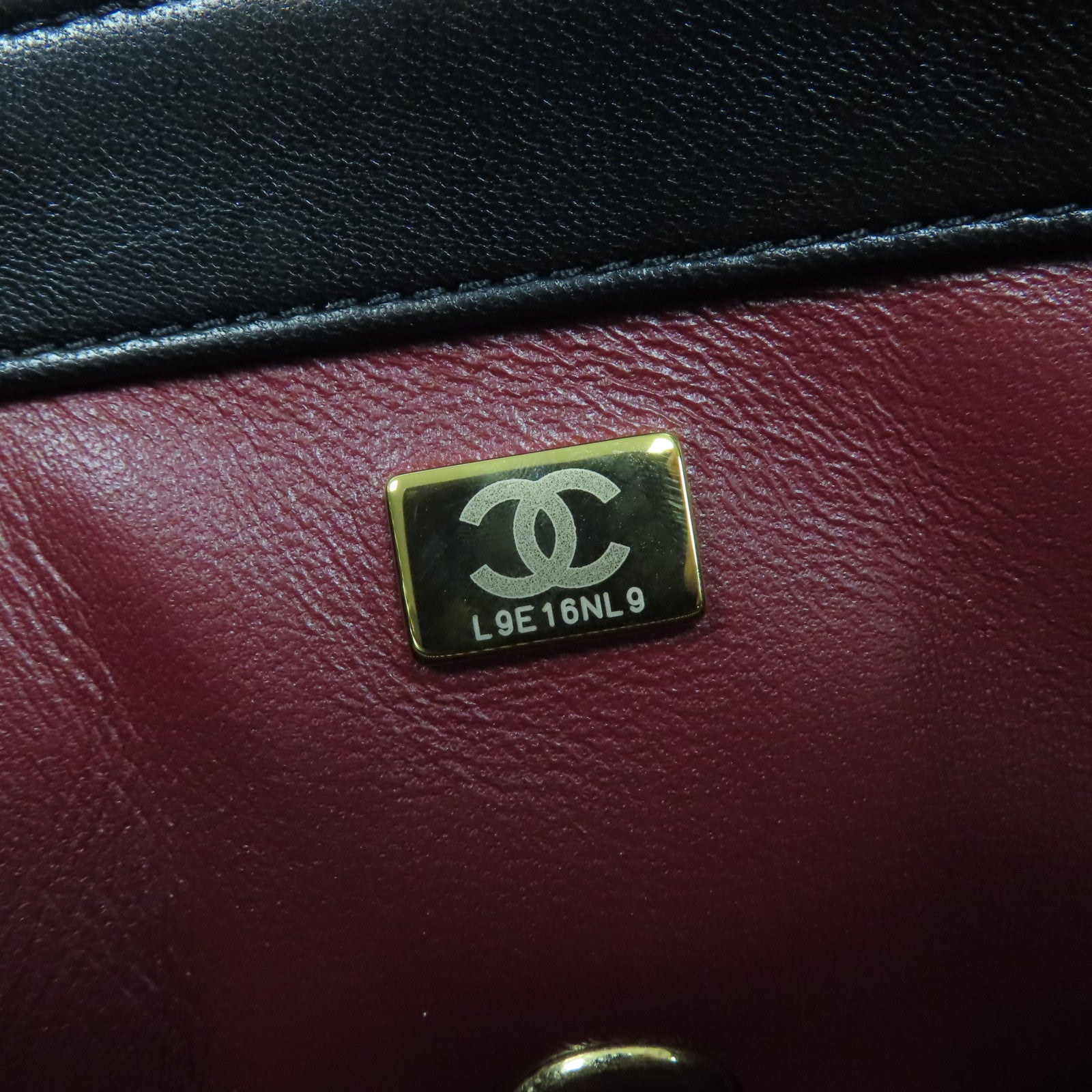 CHANEL 菱格羊皮皮革Chain Shoulder金扣鏈帶肩背袋黑色
