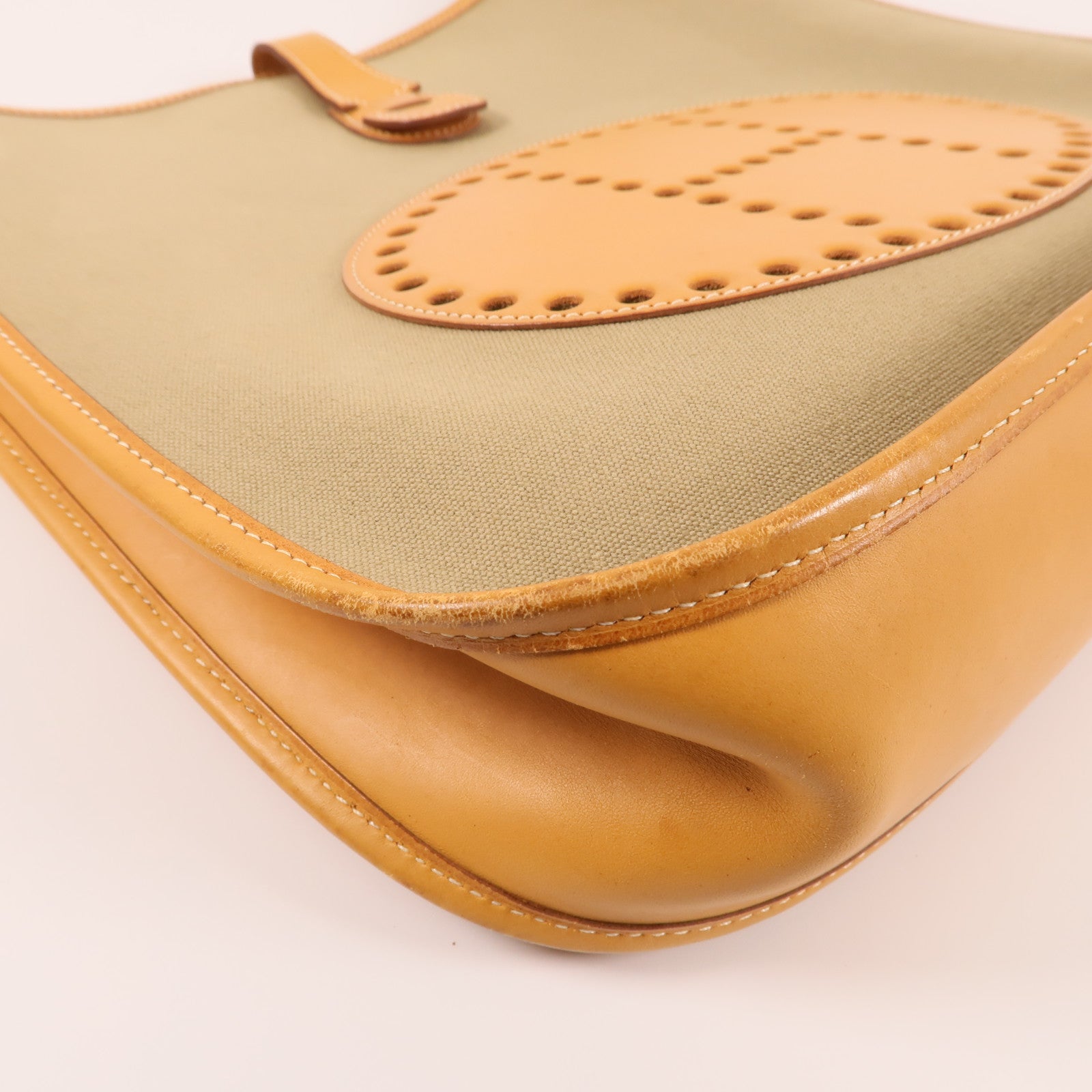 HERMES 帆布Evelyne PM銀扣肩背袋