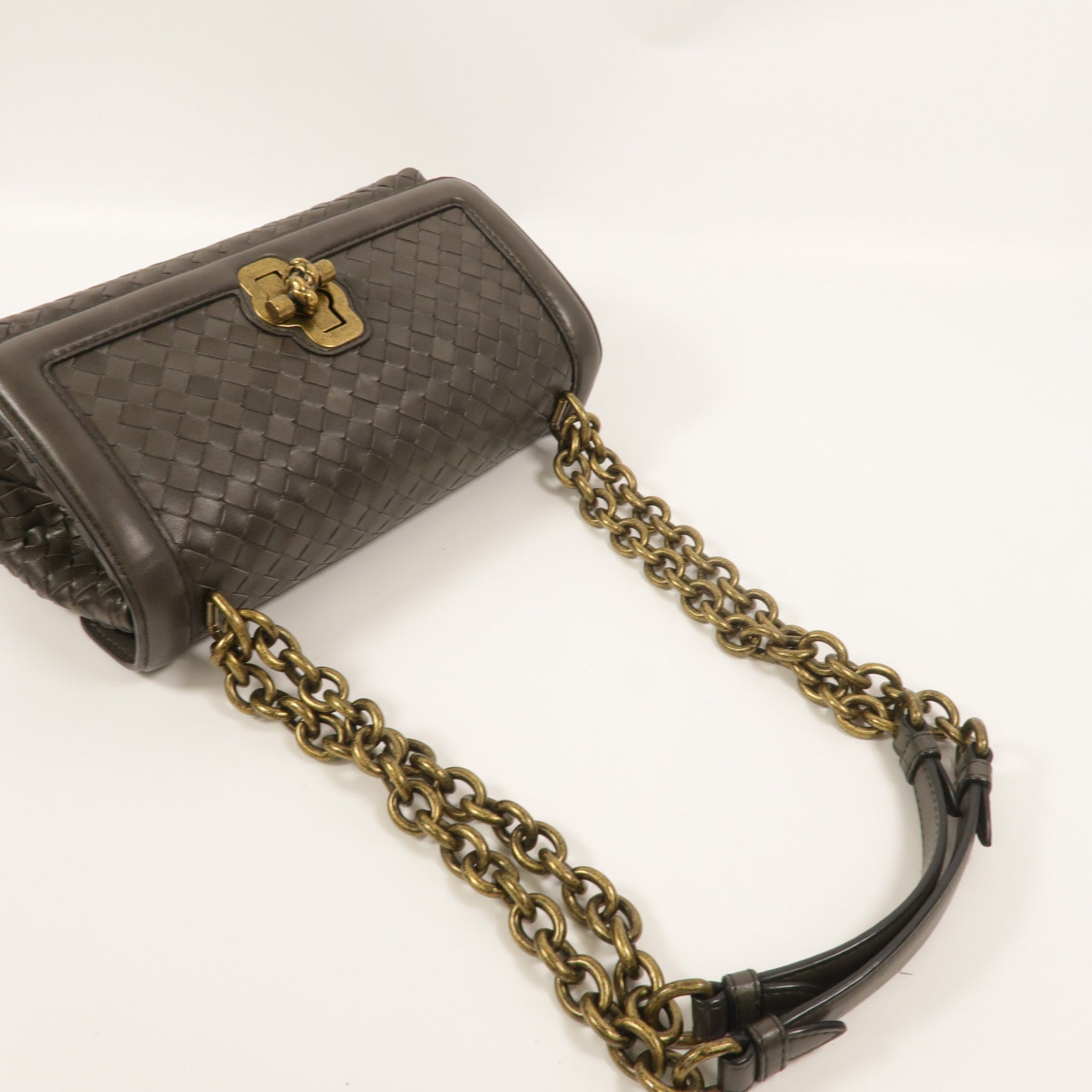 BOTTEGA VENETA 羊皮皮革Olimpia Bag鏈帶肩背袋