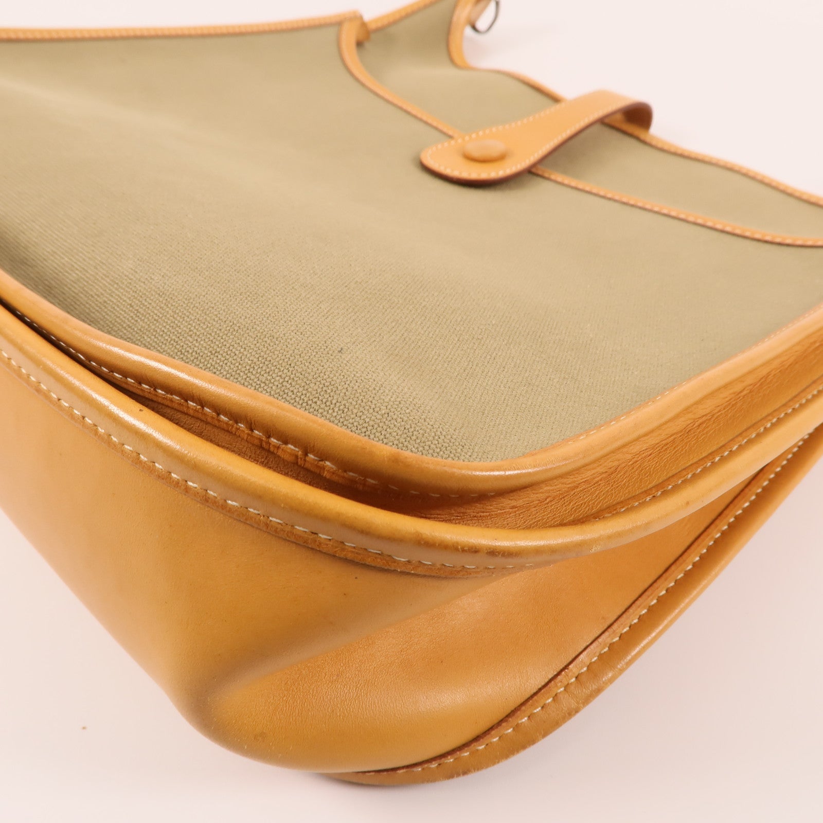 HERMES 帆布Evelyne PM銀扣肩背袋