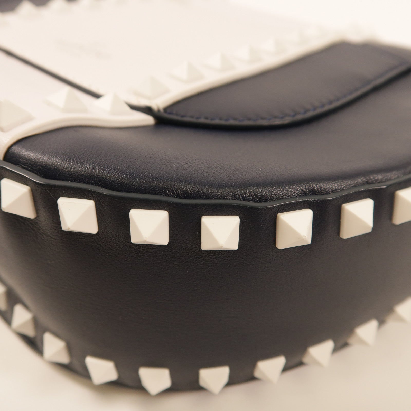 Valentino 牛皮皮革Shoulder Bag肩背袋