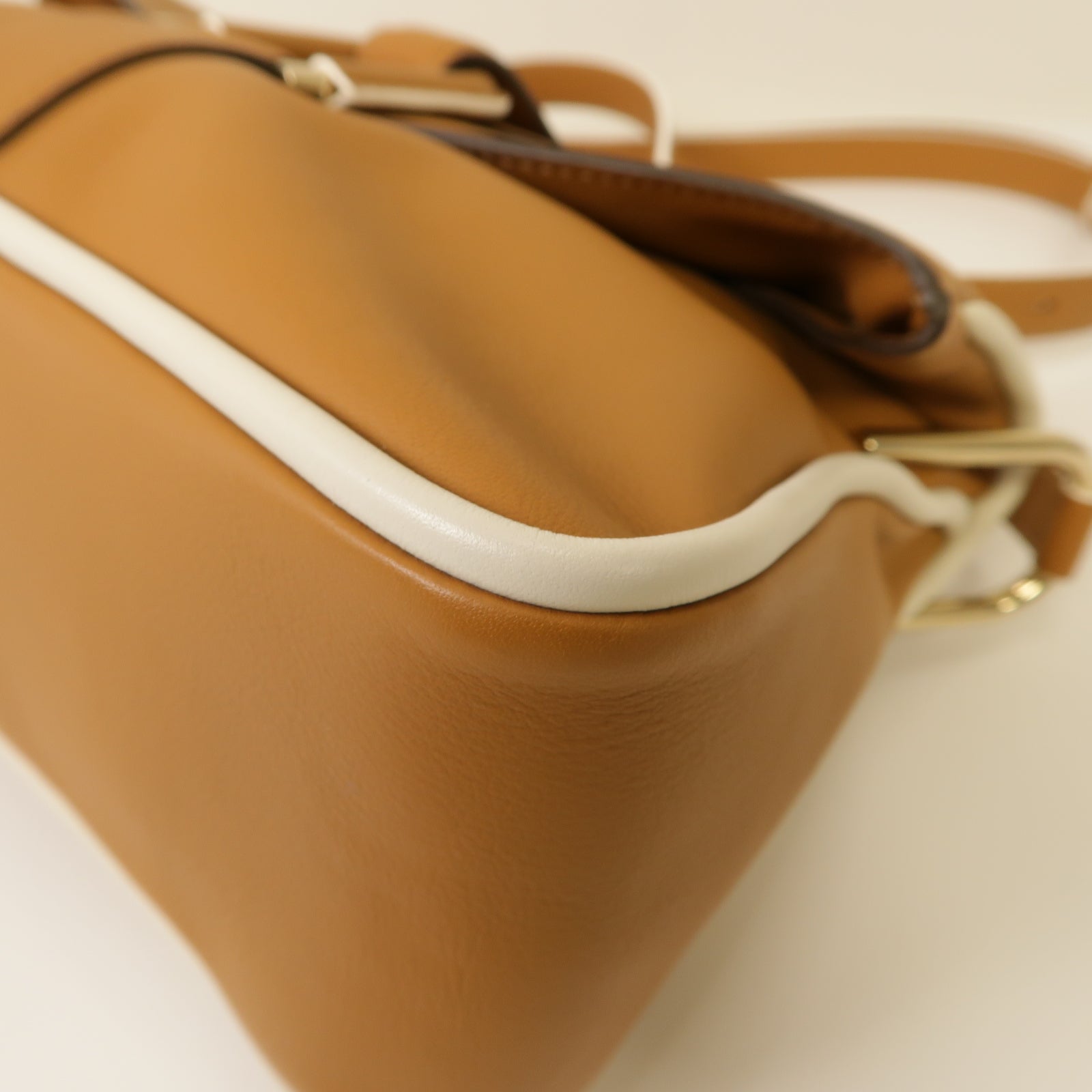 SELECTION 【激減優惠】牛皮皮革Shoulder Bag金扣肩背袋貝殻色
