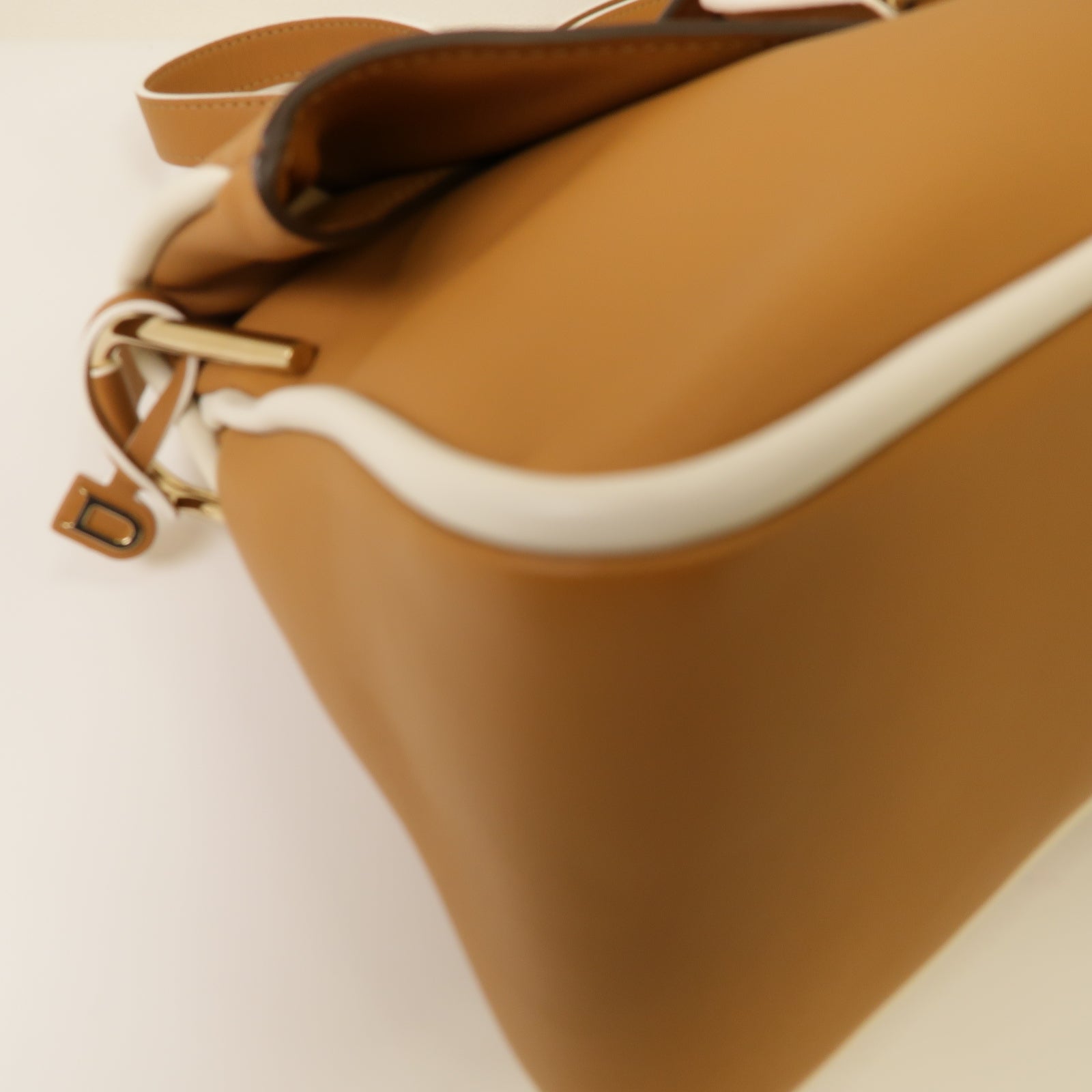 SELECTION 【激減優惠】牛皮皮革Shoulder Bag金扣肩背袋貝殻色