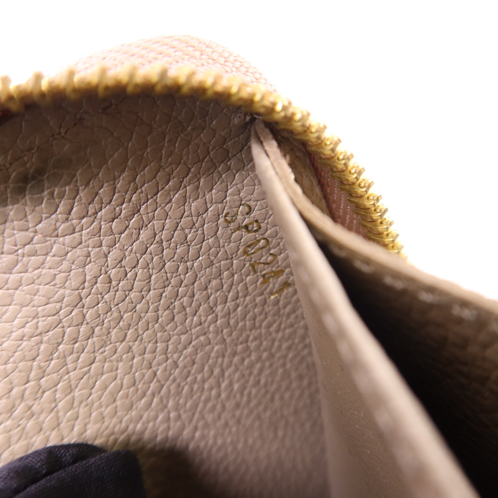 LOUIS VUITTON Monogram Empreinte Long Round Wallet金扣長錢包