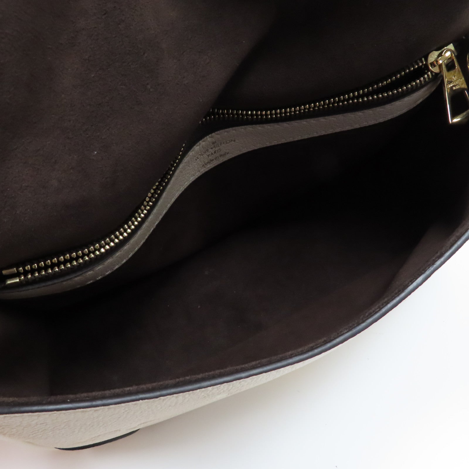 LOUIS VUITTON Monogram Empreinte Diane金扣肩背袋白色