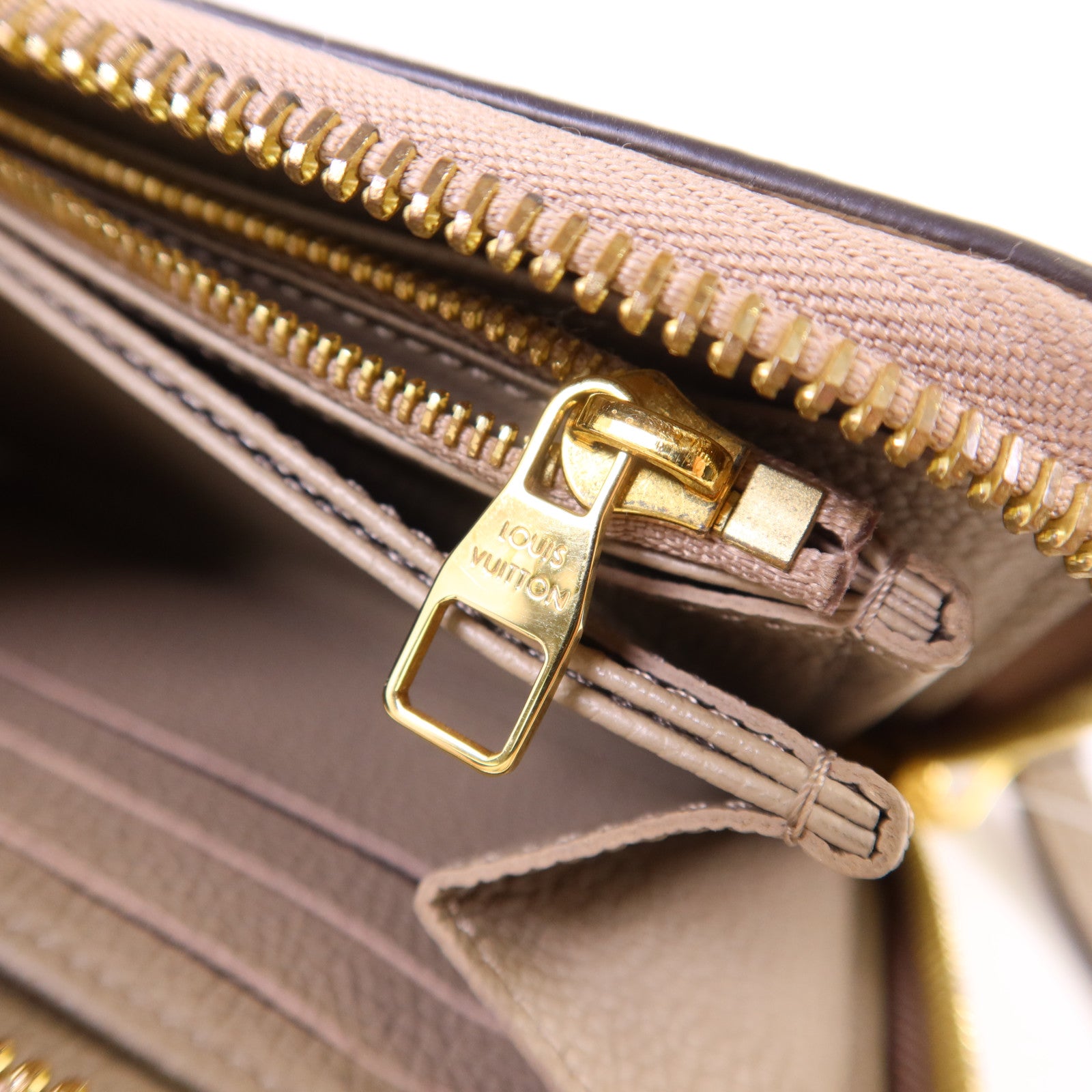 LOUIS VUITTON Monogram Empreinte Long Round Wallet金扣長錢包