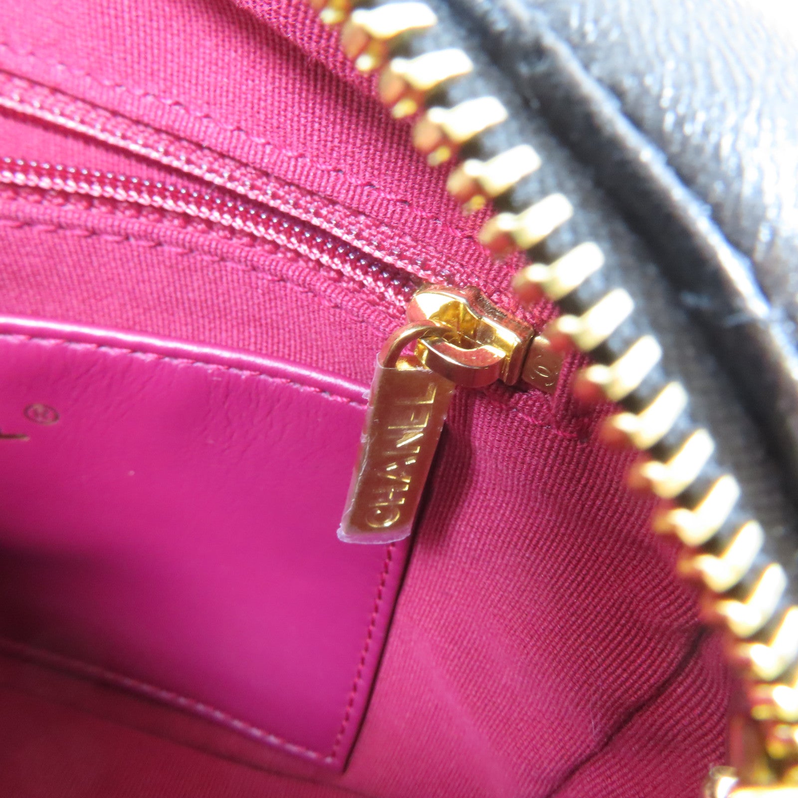 CHANEL 菱格牛皮皮革Chain Shoulder金扣鏈帶肩背袋黑色