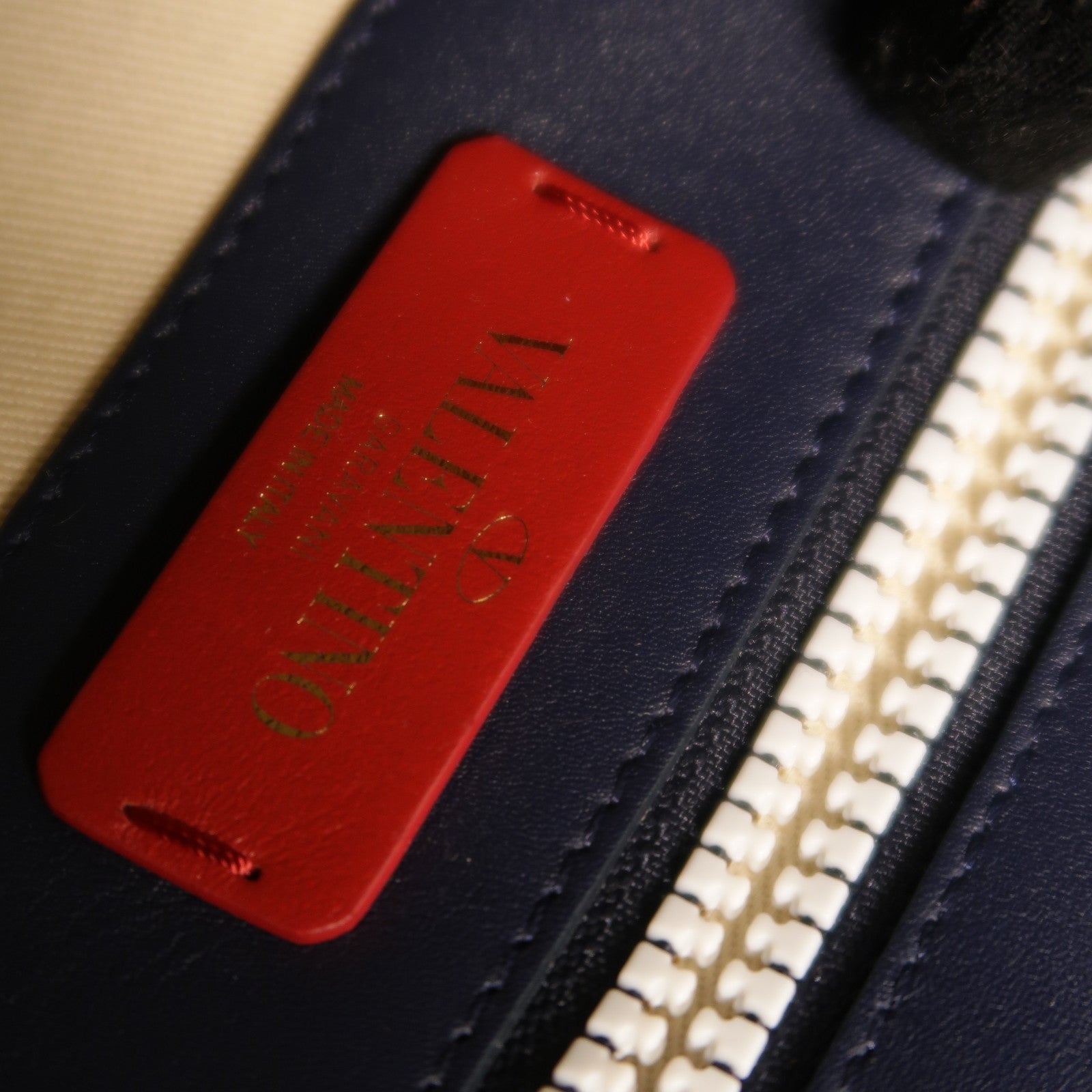 Valentino 牛皮皮革Shoulder Bag肩背袋