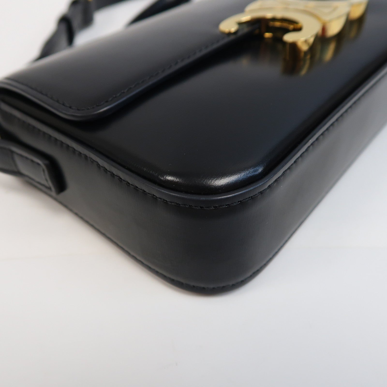 CELINE 牛皮皮革Claude金扣肩背袋黑色