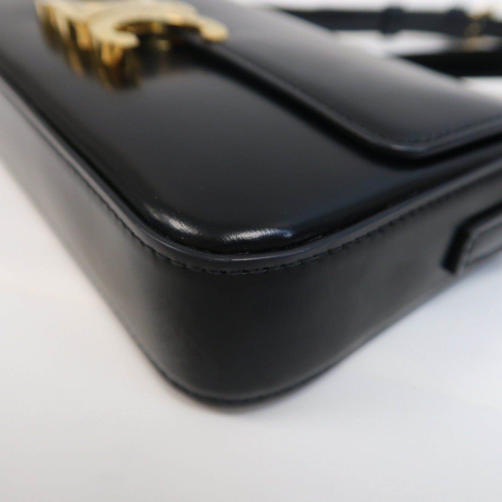CELINE 牛皮皮革Claude金扣肩背袋黑色