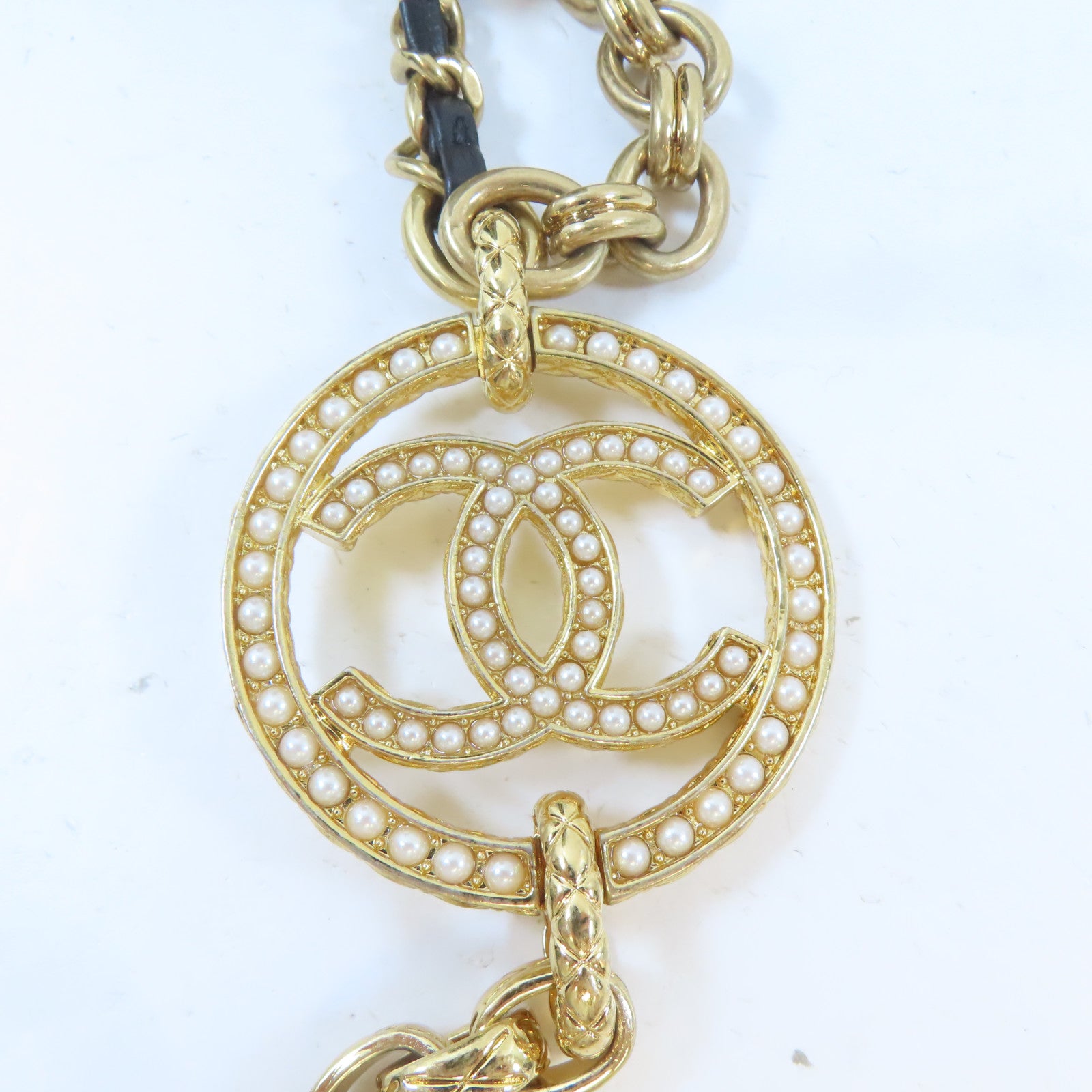CHANEL 菱格牛皮皮革Chain Shoulder金扣鏈帶肩背袋黑色