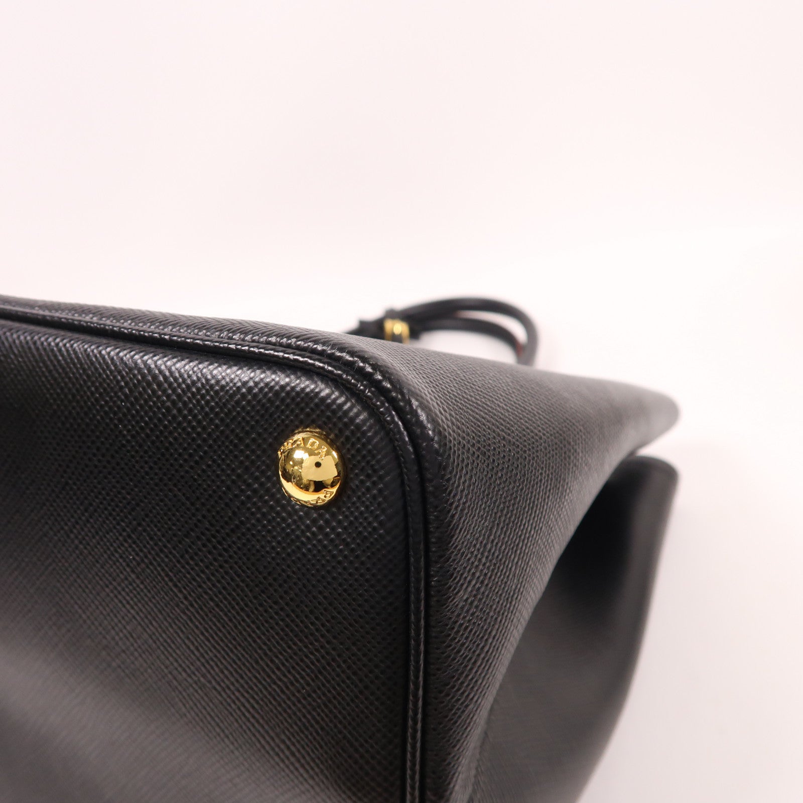 PRADA Saffiano皮革2 Way Shoulder金扣手挽肩背兩用袋